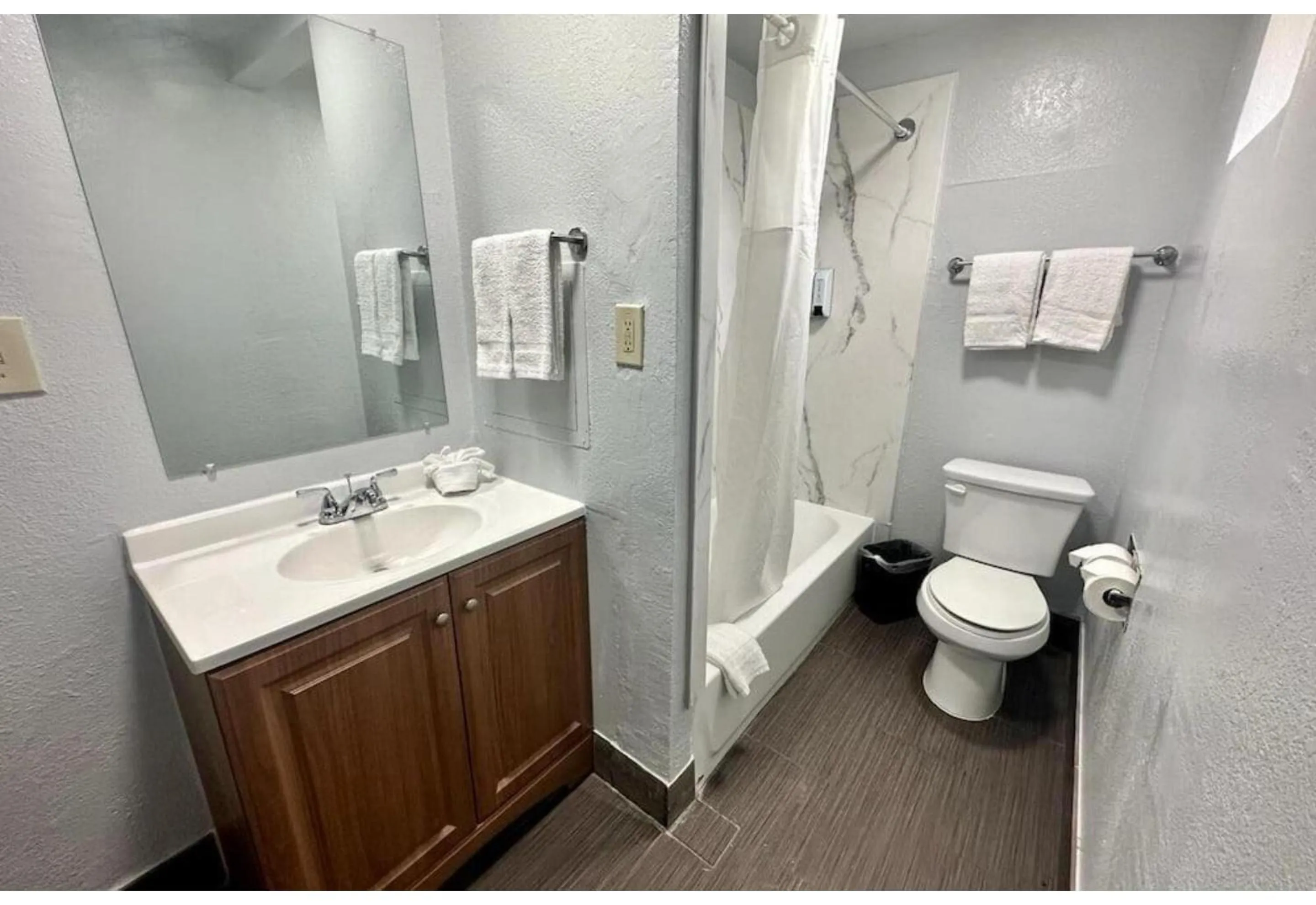 Bathroom in Canyon Inn Motel Flagstaff AZ