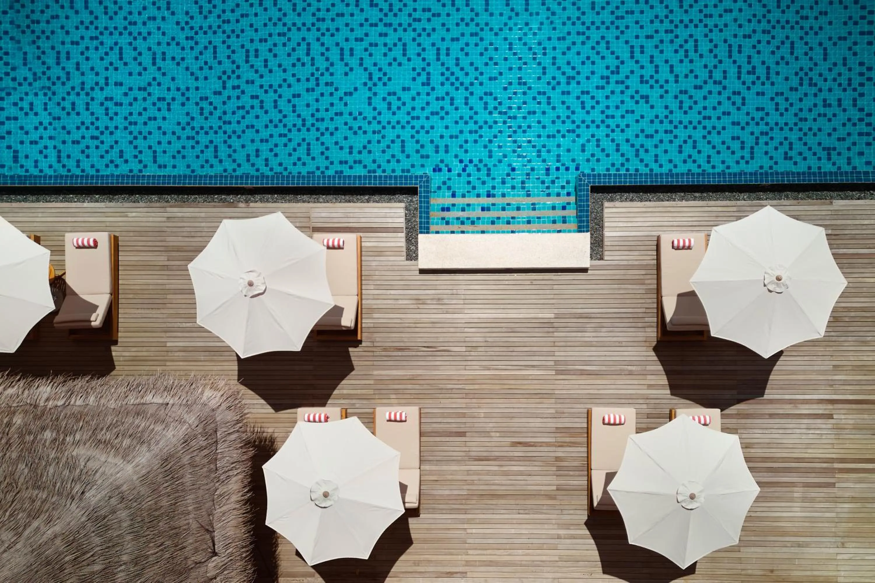 Swimming pool in Anantara Veli Maldives Resort