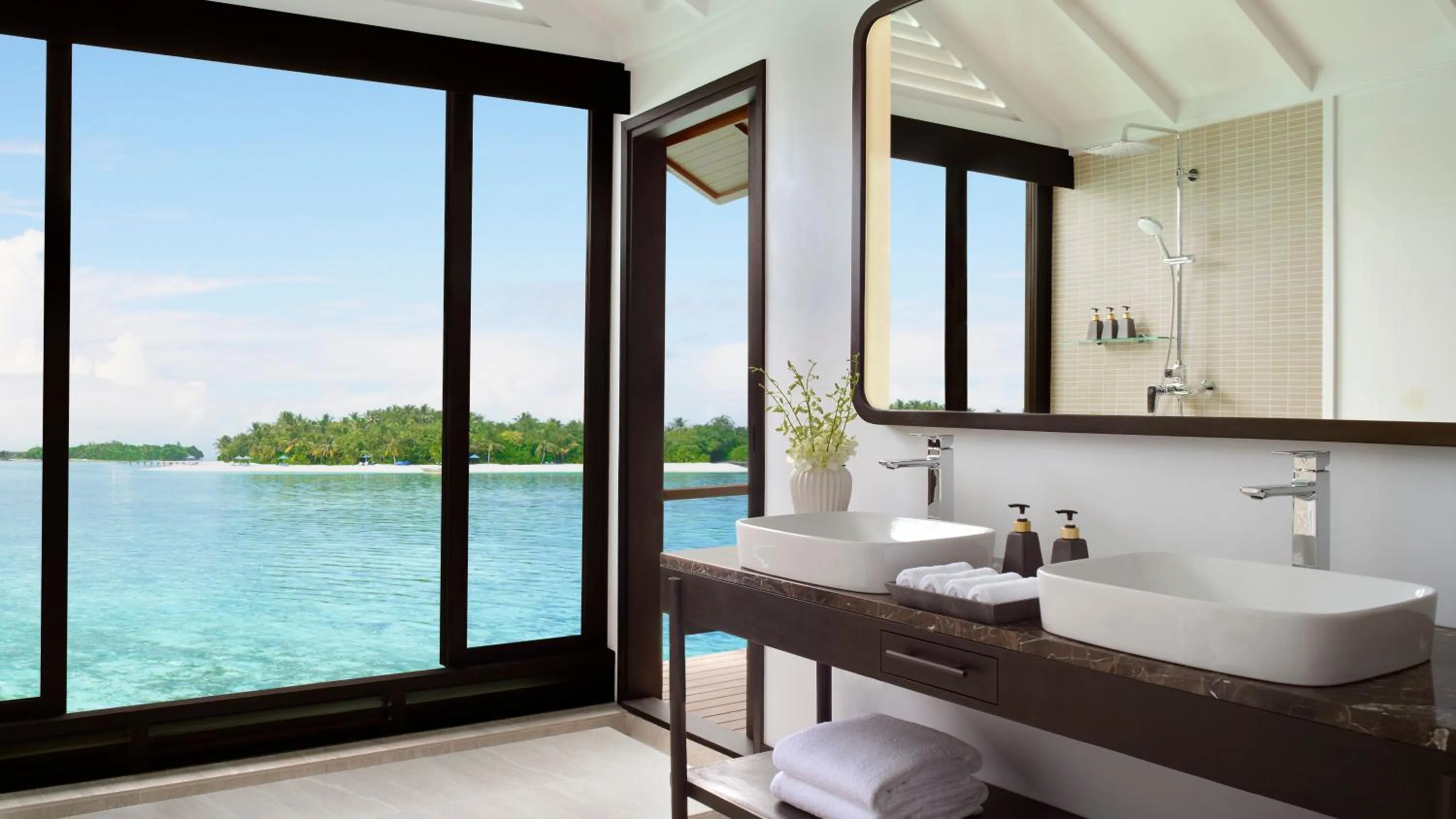 Bathroom in Anantara Veli Maldives Resort