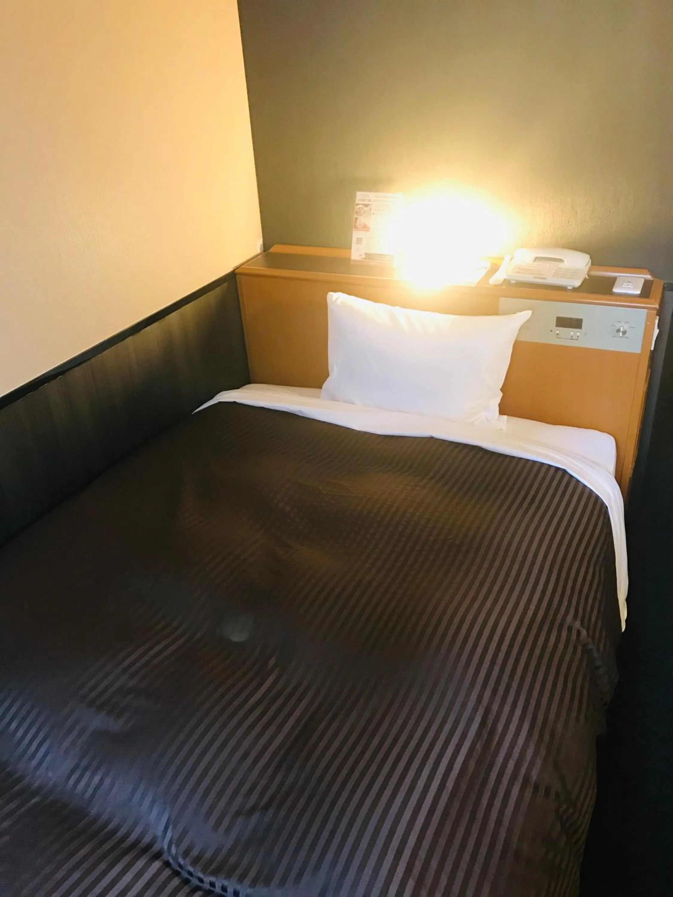 Bed in Kyoto Horikawa Inn