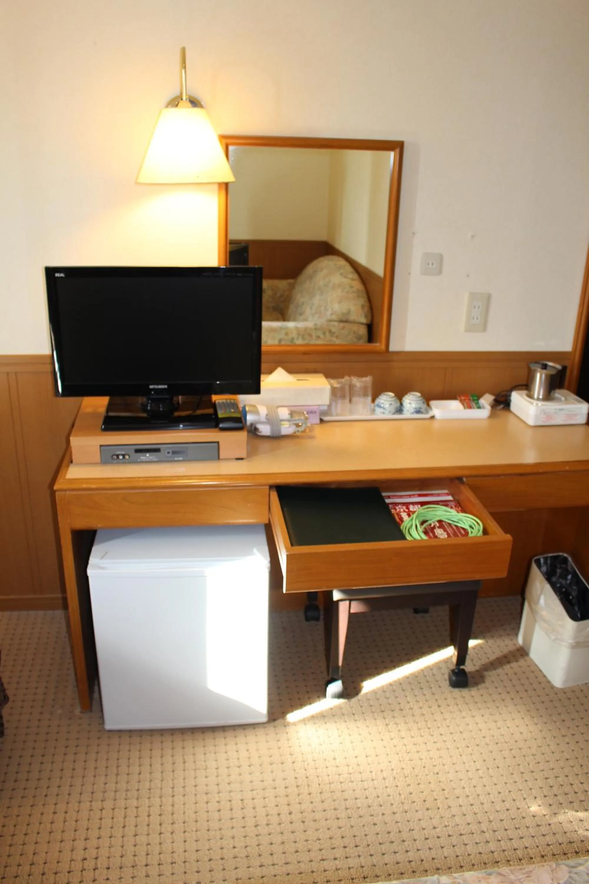 Bedroom, TV/Entertainment Center in Kyoto Horikawa Inn