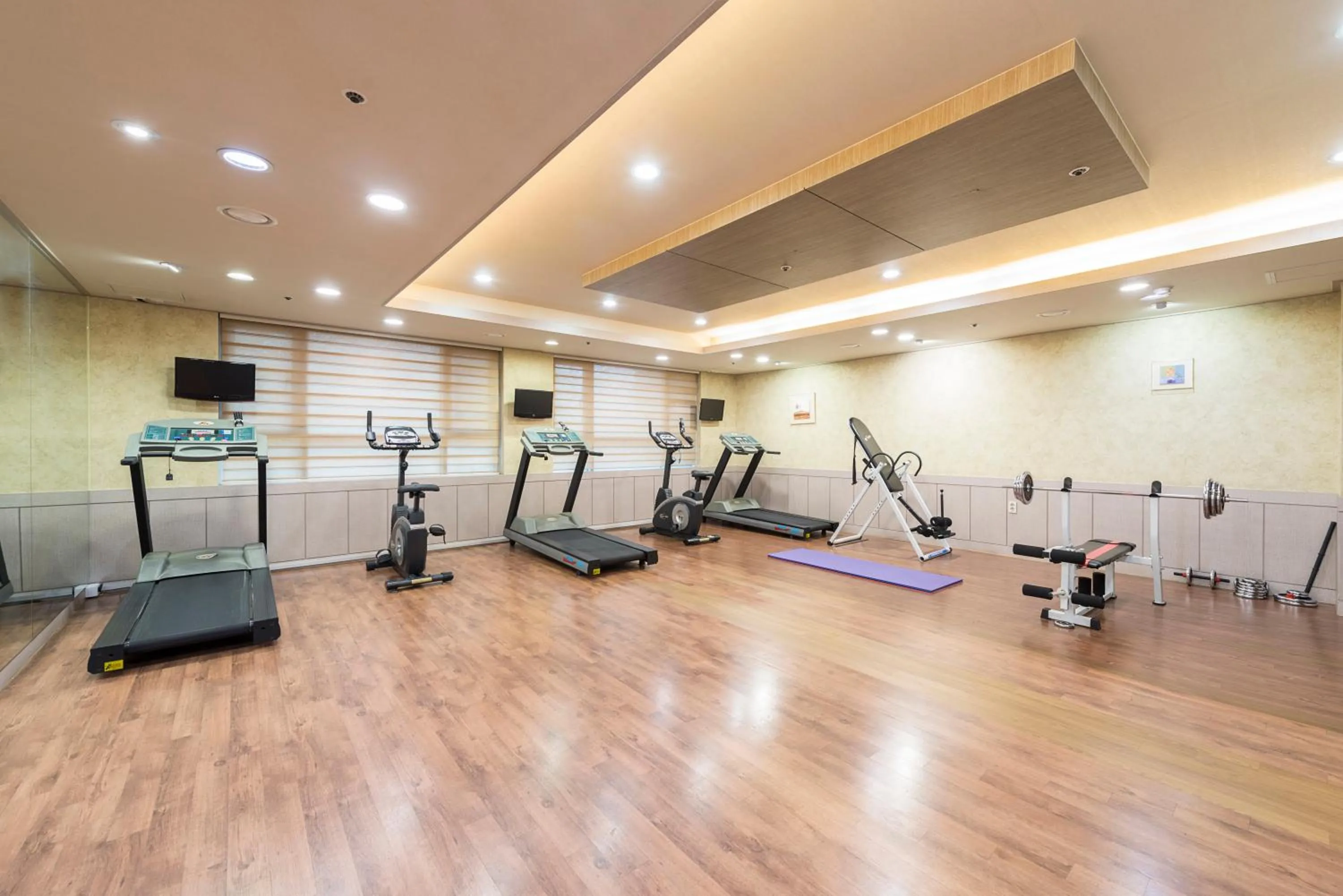 Fitness centre/facilities in Western Coop Hotel & Residence Dongdaemun