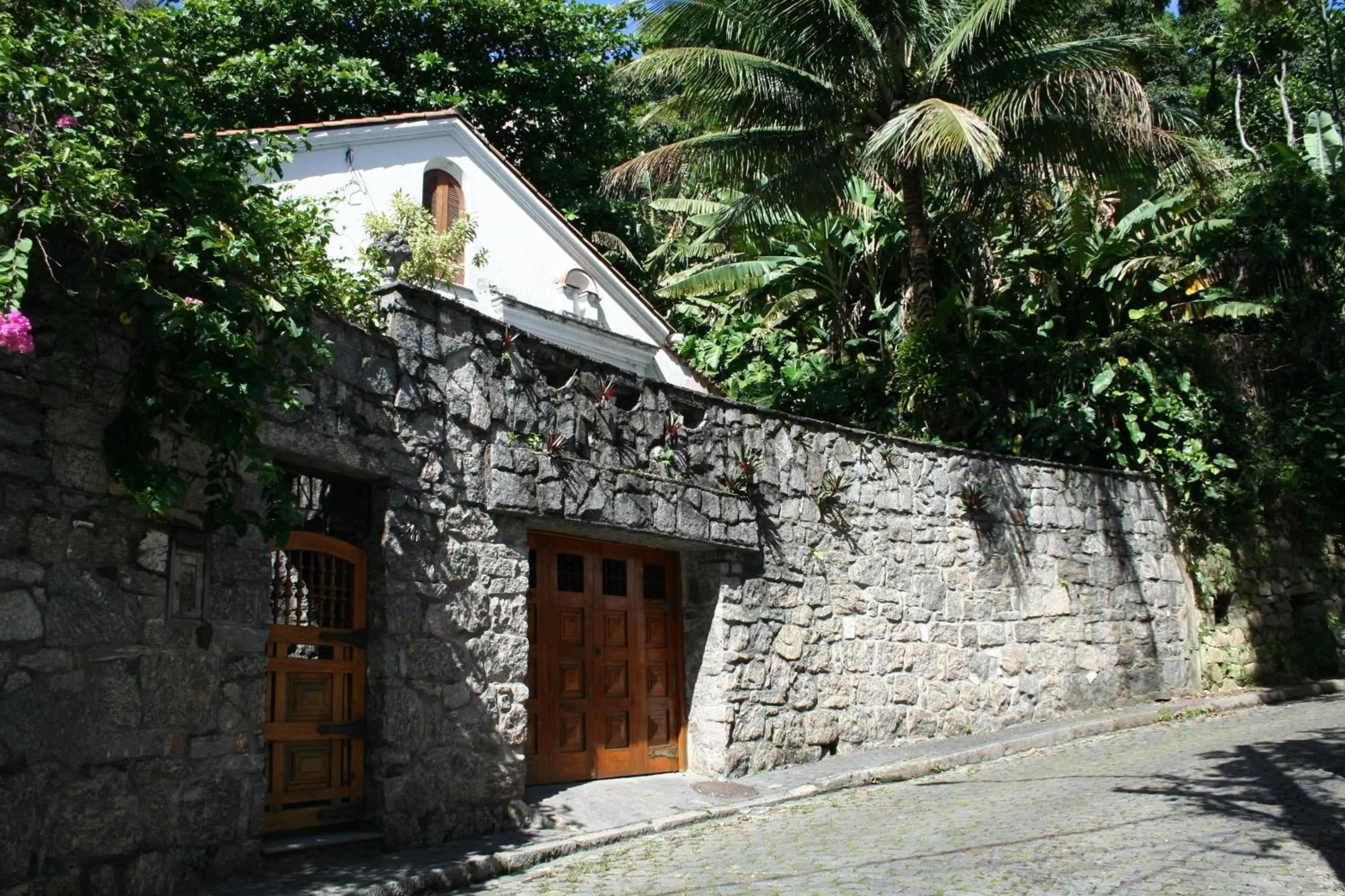 Property building in Casa Beleza