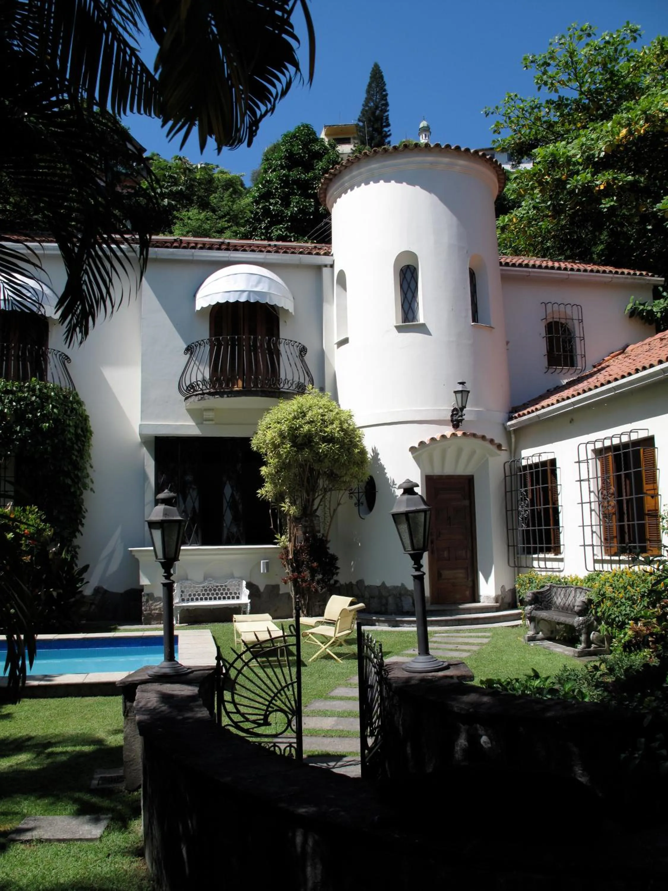 Property building in Casa Beleza
