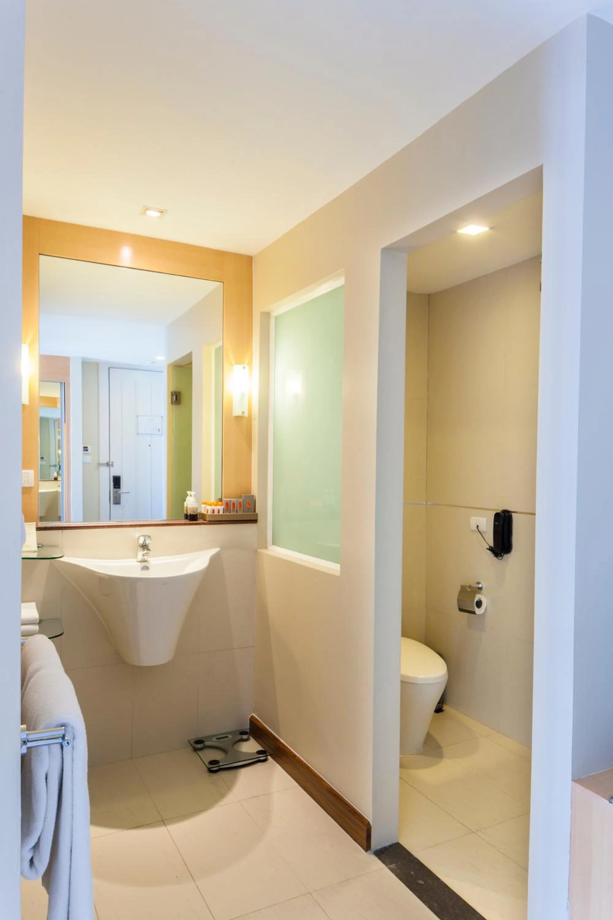 Bathroom in Hotel Solo, Sukhumvit 2, Bangkok - SHA Extra Plus