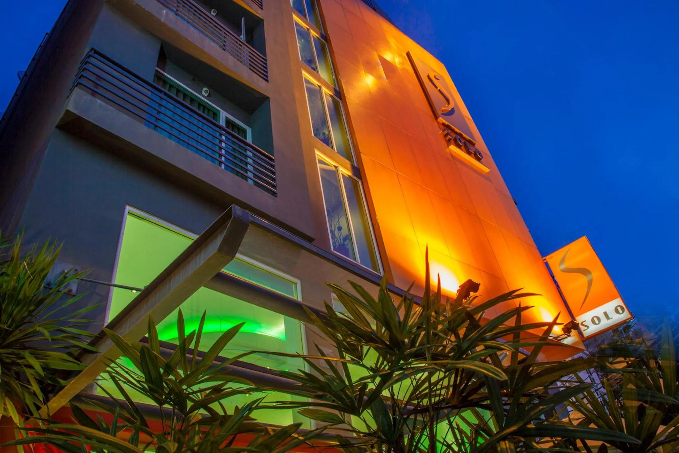 Facade/entrance in Hotel Solo, Sukhumvit 2, Bangkok - SHA Extra Plus