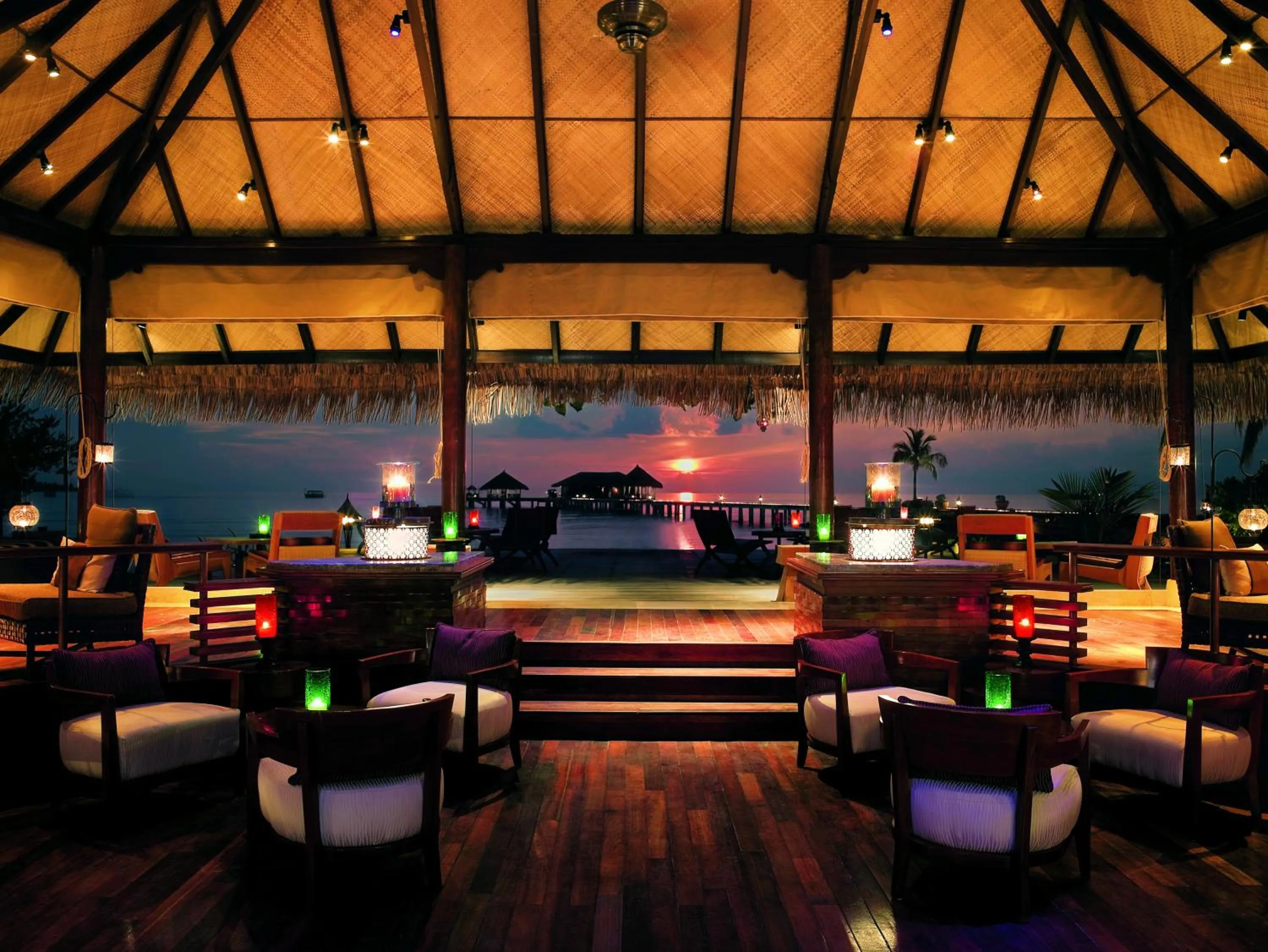Lounge or bar in Taj Exotica Resort & Spa, Maldives