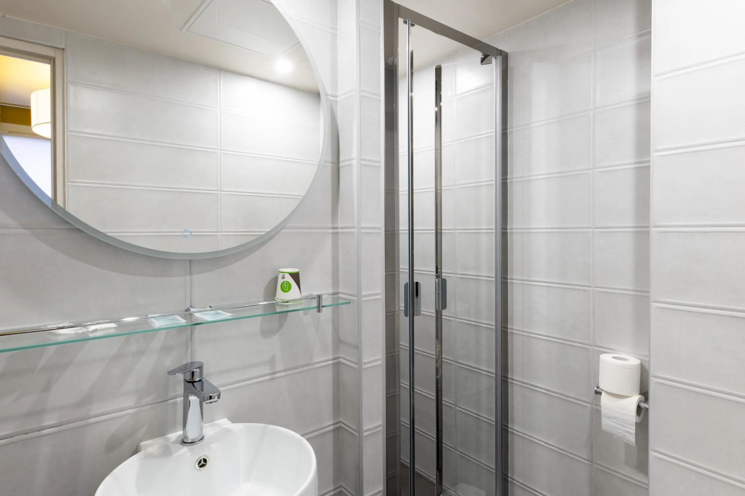 Shower in Hôtel Gérando