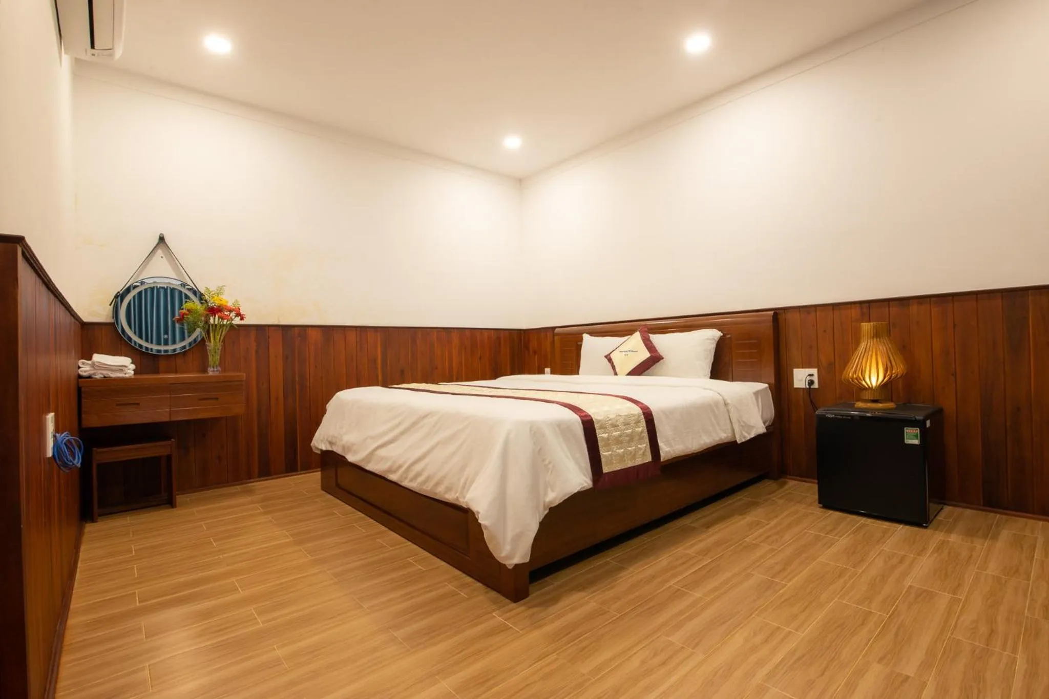 Bed in Hung Vuong Resort