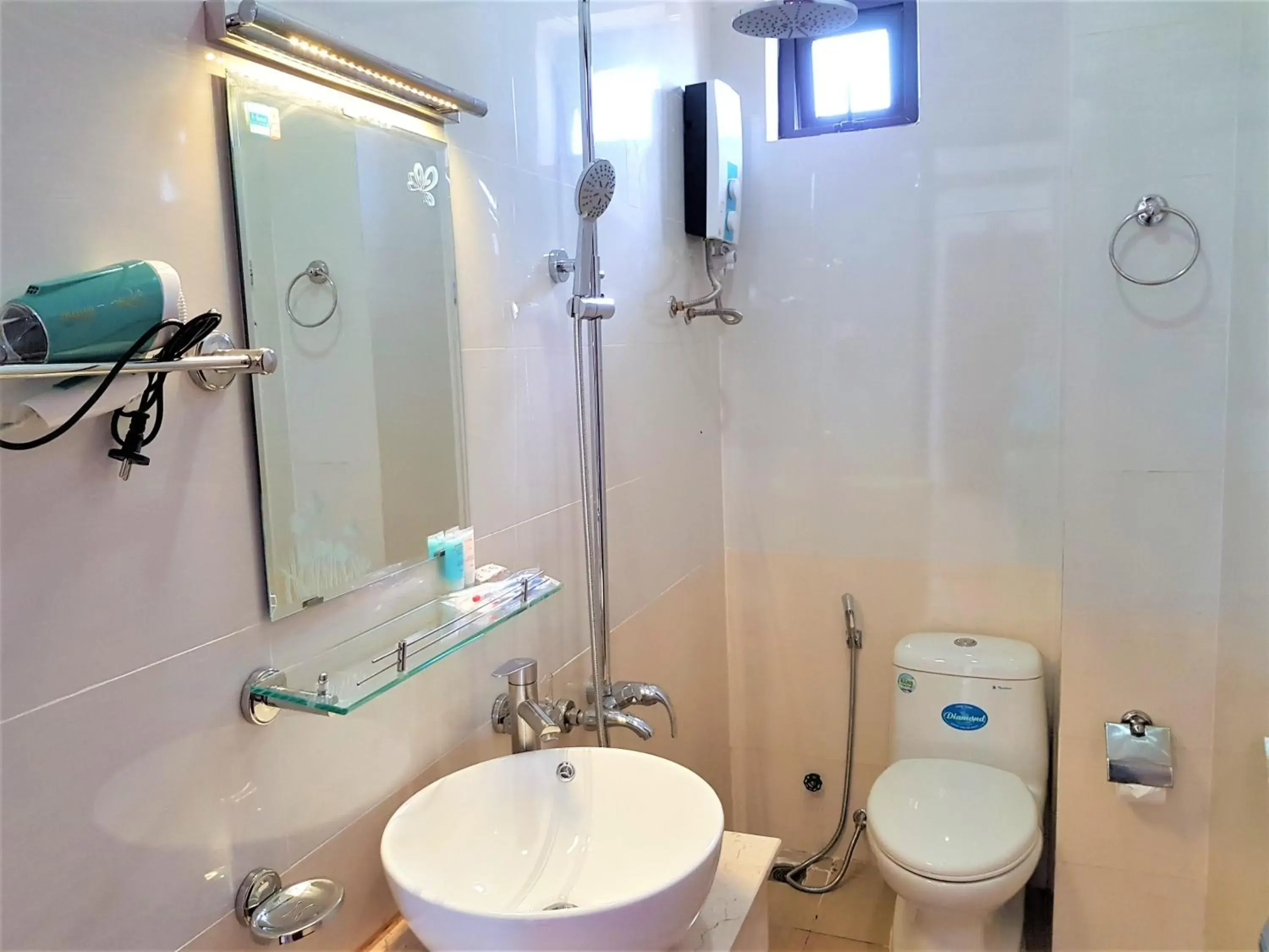 Deluxe Double or Twin Room with Garden View in Hung Vuong Resort Deluxe Double or Twin Room with Garden View in Hung Vuong Resort