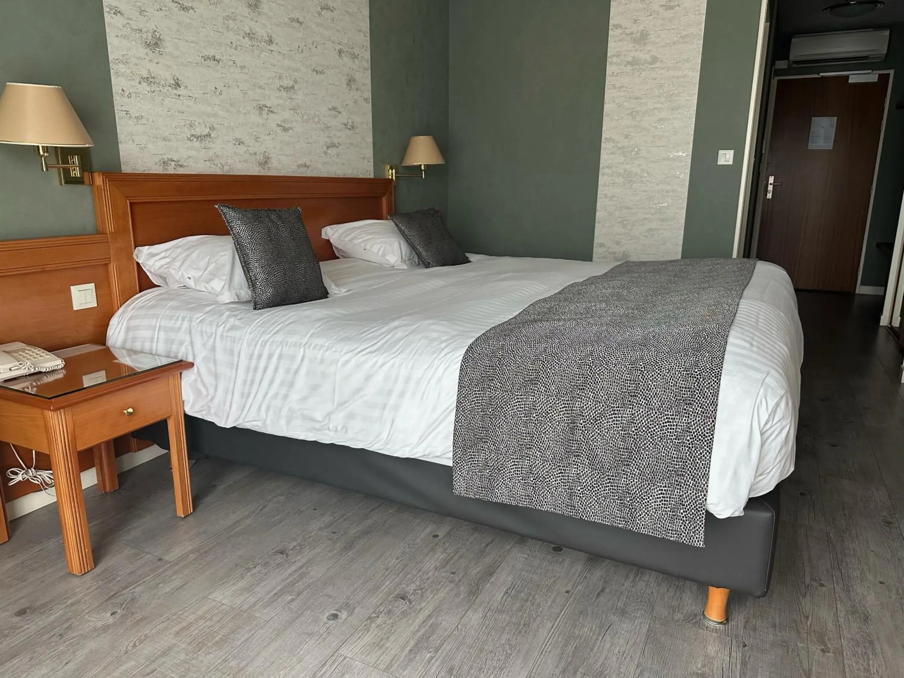 Superior Double Room - single occupancy in Hostellerie Du Mont Aimé Superior Double Room - single occupancy in Hostellerie Du Mont Aimé