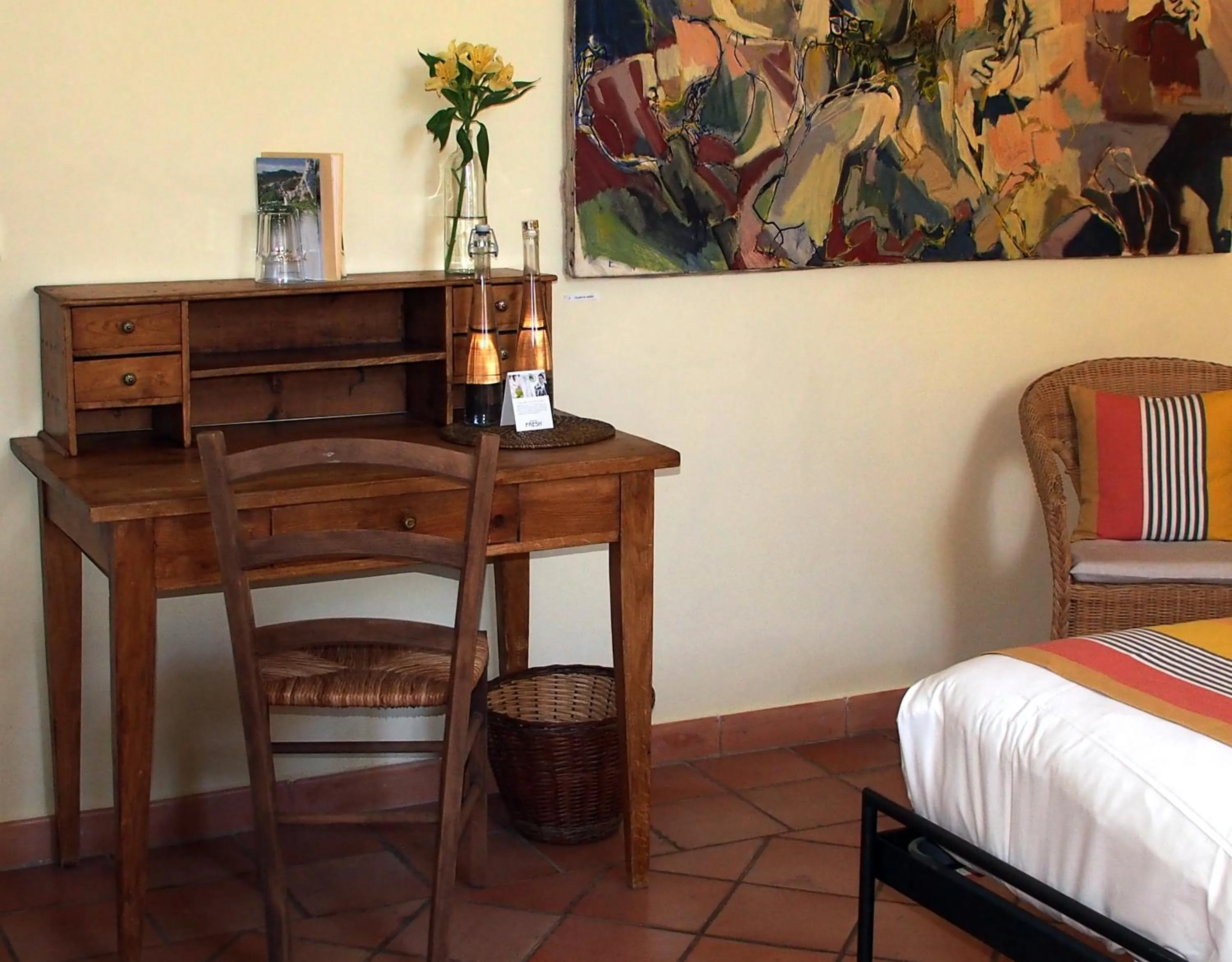 Seating area, Bed in Hotel Le Moulin du Château