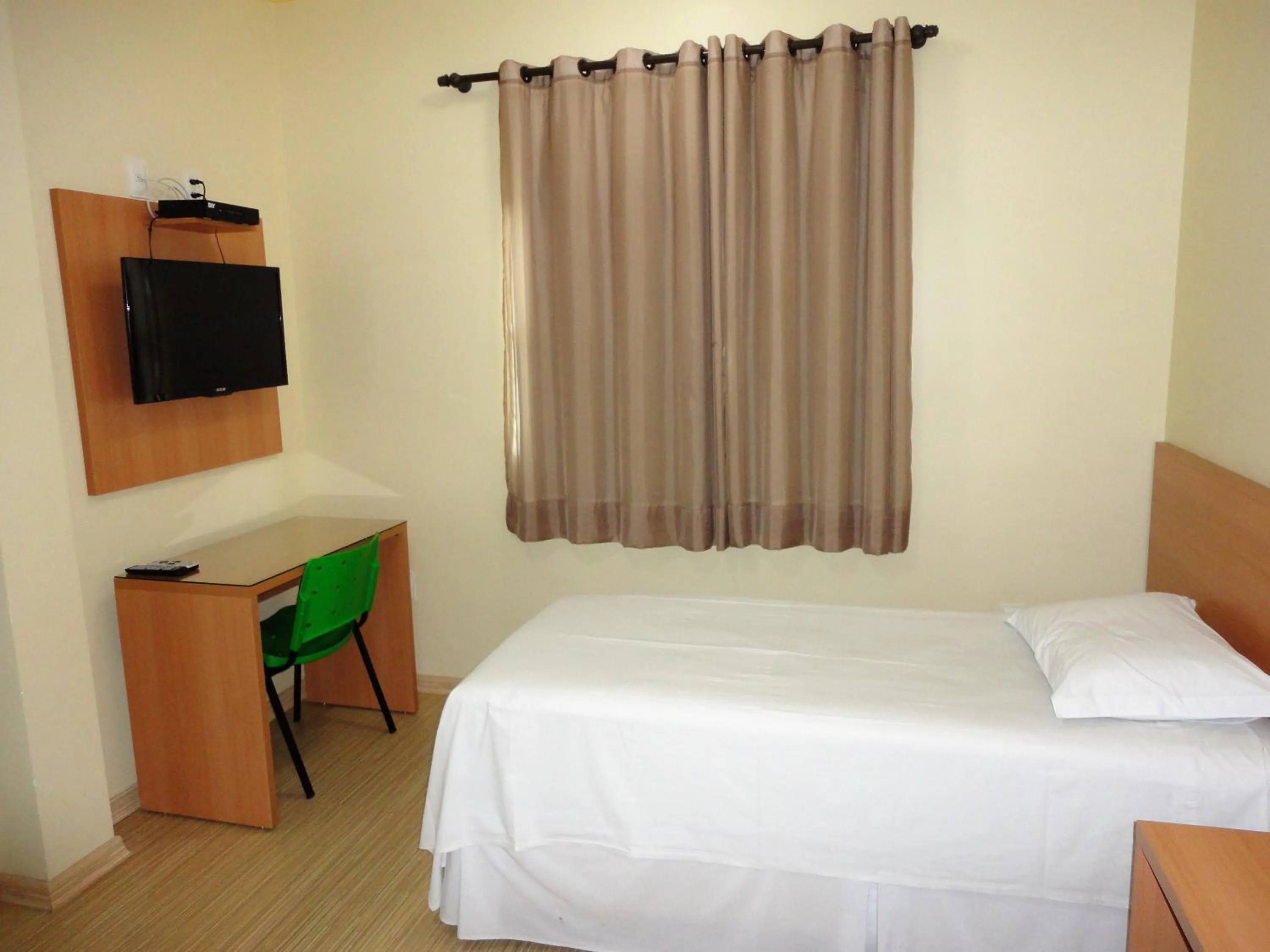 Bedroom, Bed in Brasil Center Hotel