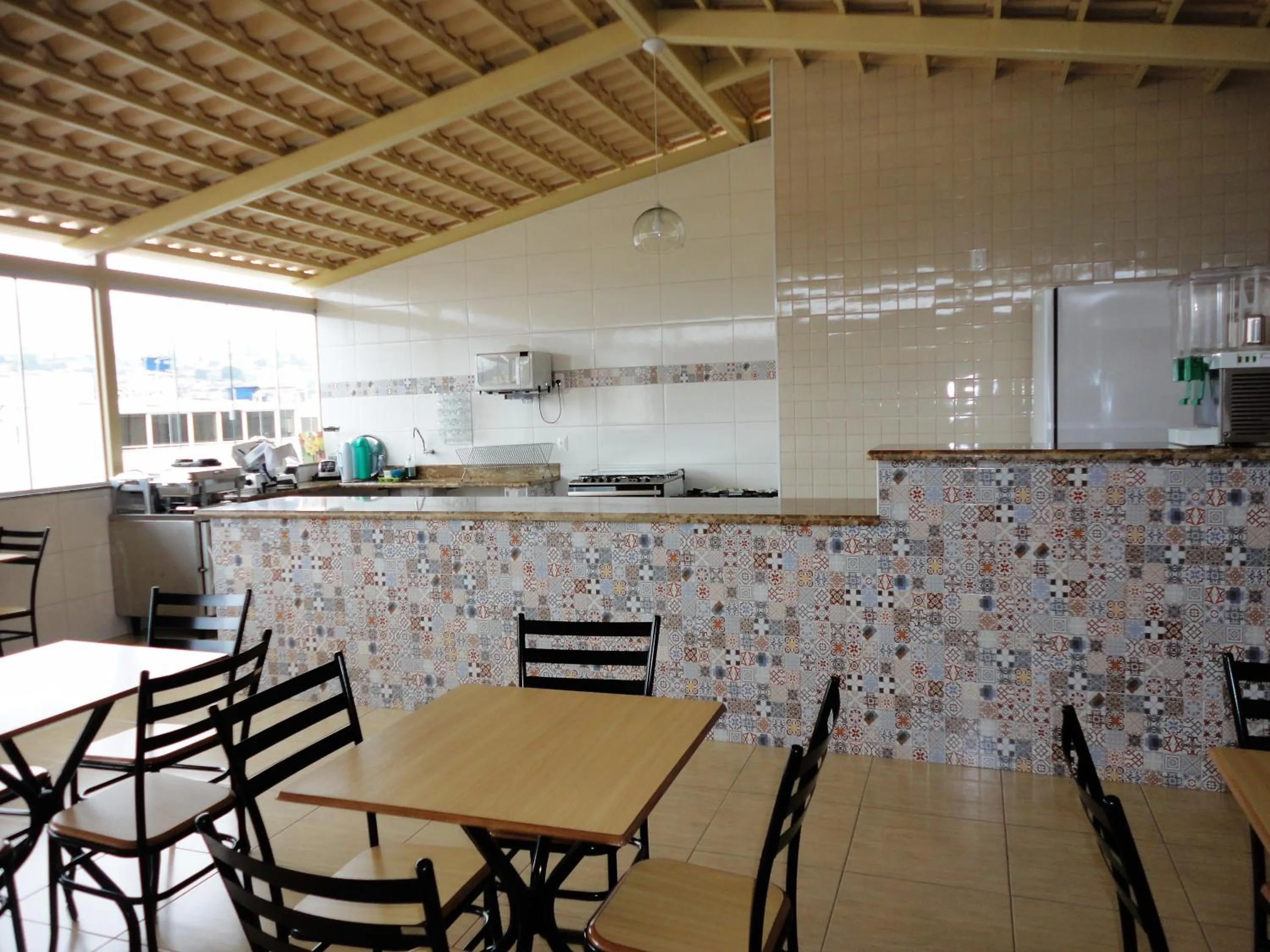 Communal kitchen in Brasil Center Hotel