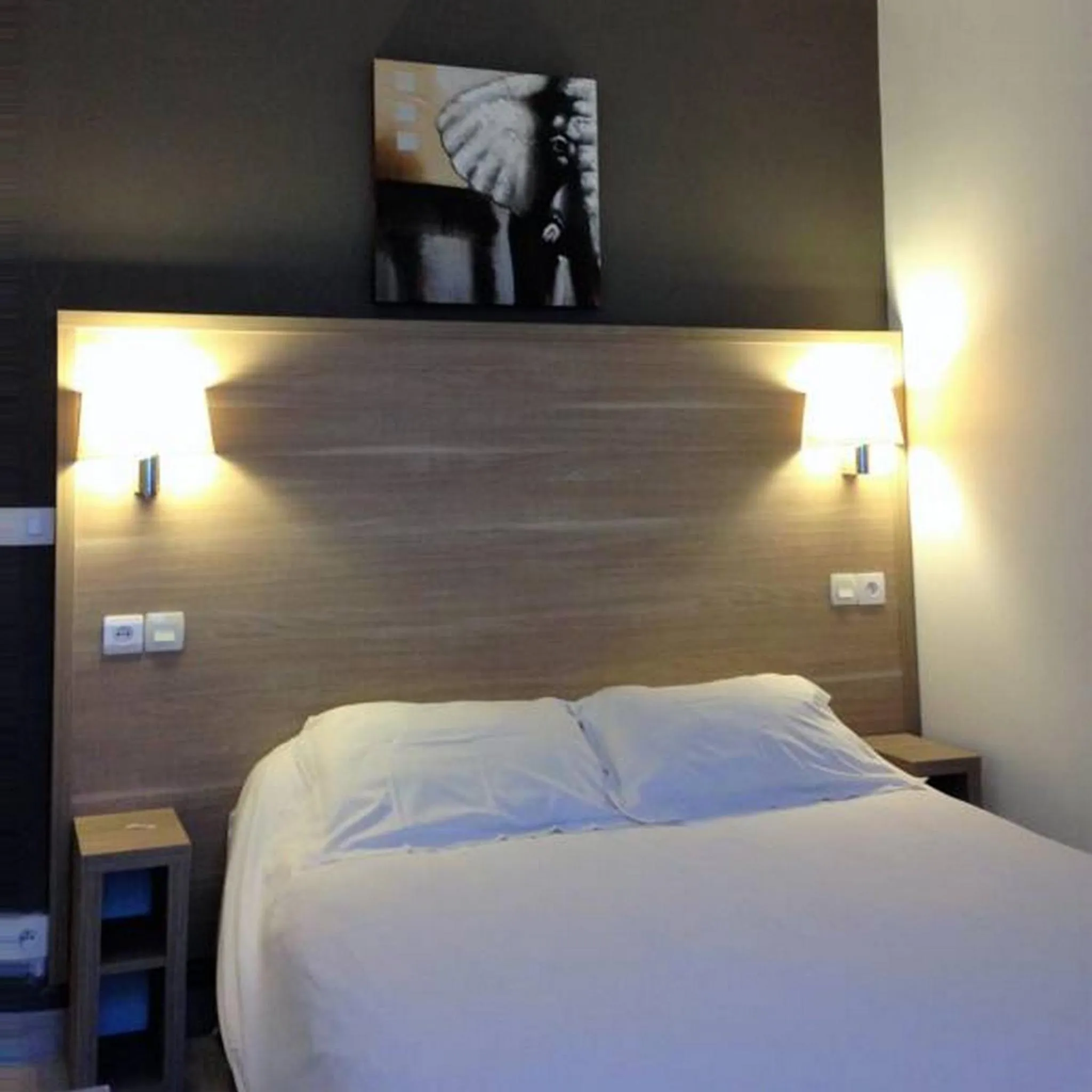 Bedroom, Bed in Hotel Montana Paris Lafayette