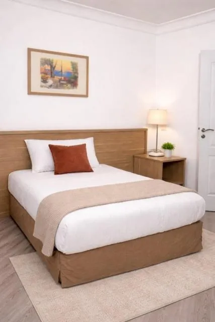 Bed in Hotel Montana Paris Lafayette