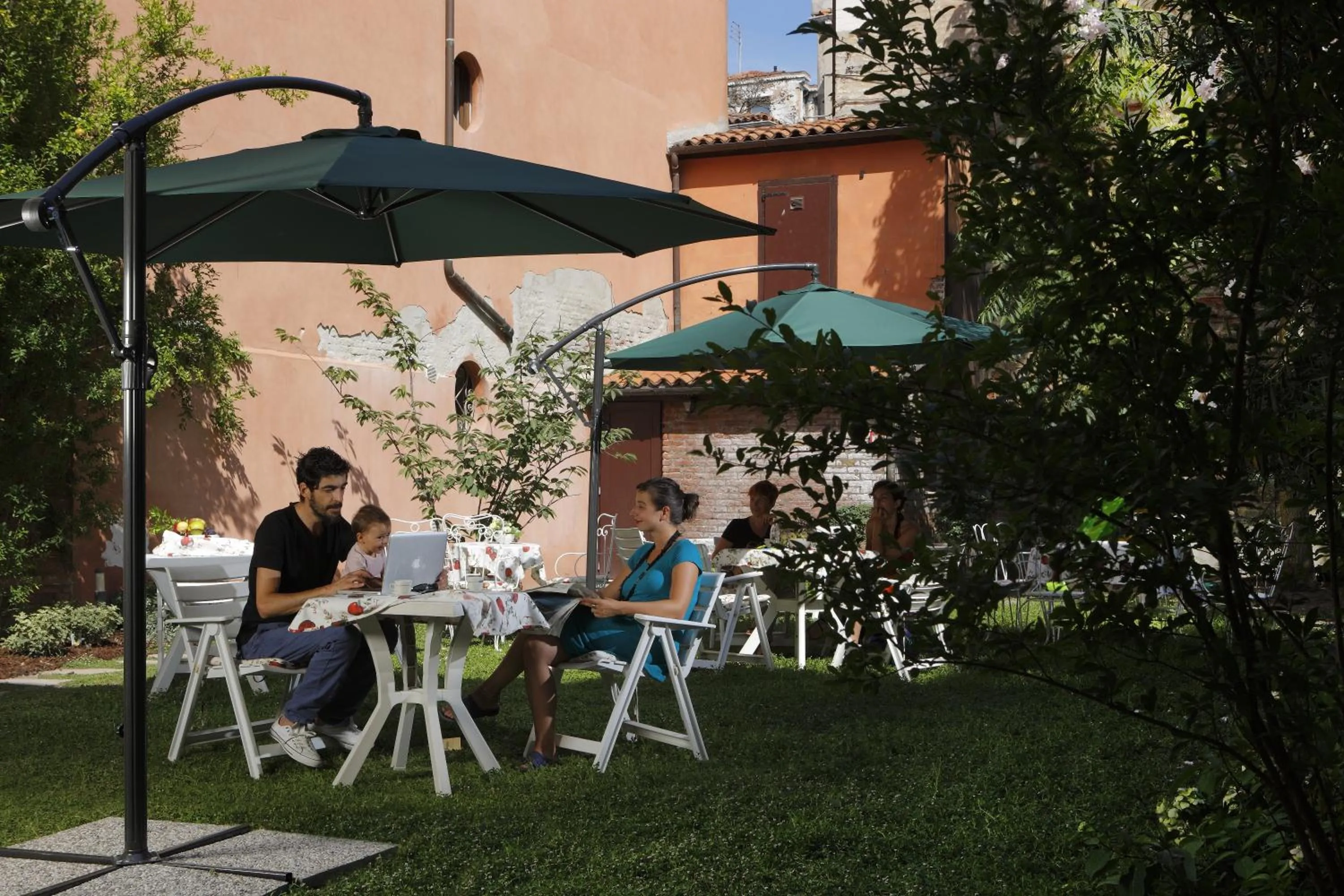 group of guests in Casa Del Melograno
