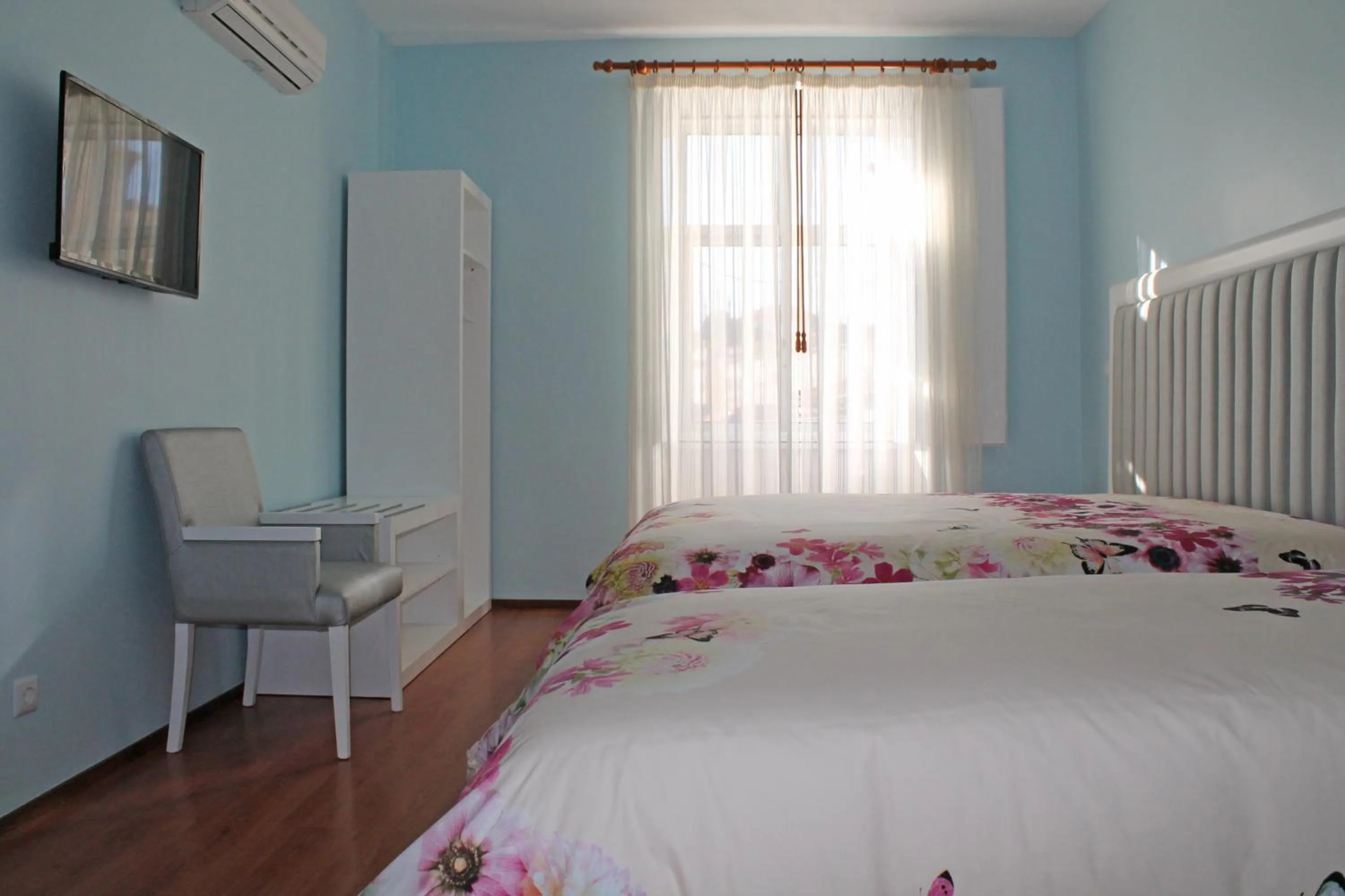 Bedroom, Bed in Grande Oceano Guest House