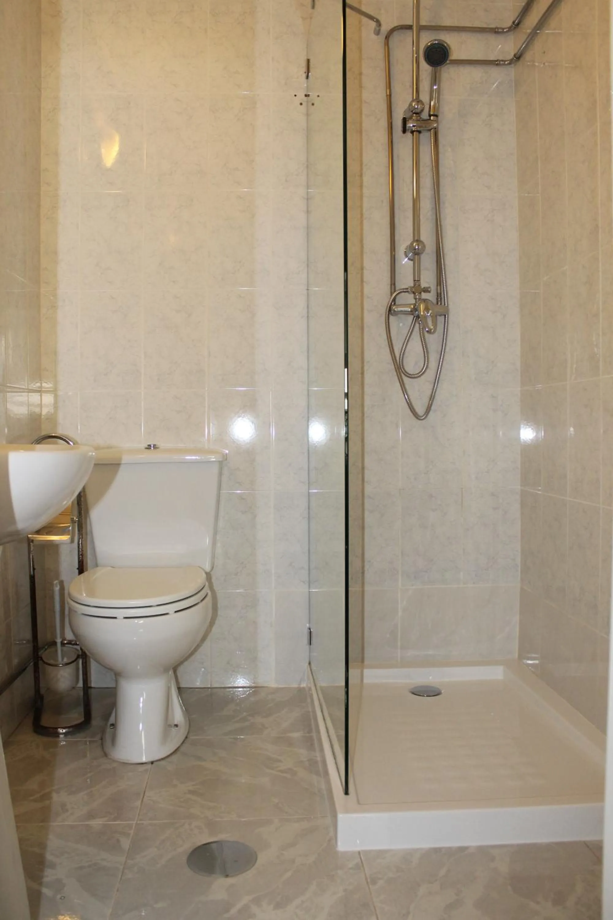 Bathroom in Grande Oceano Guest House