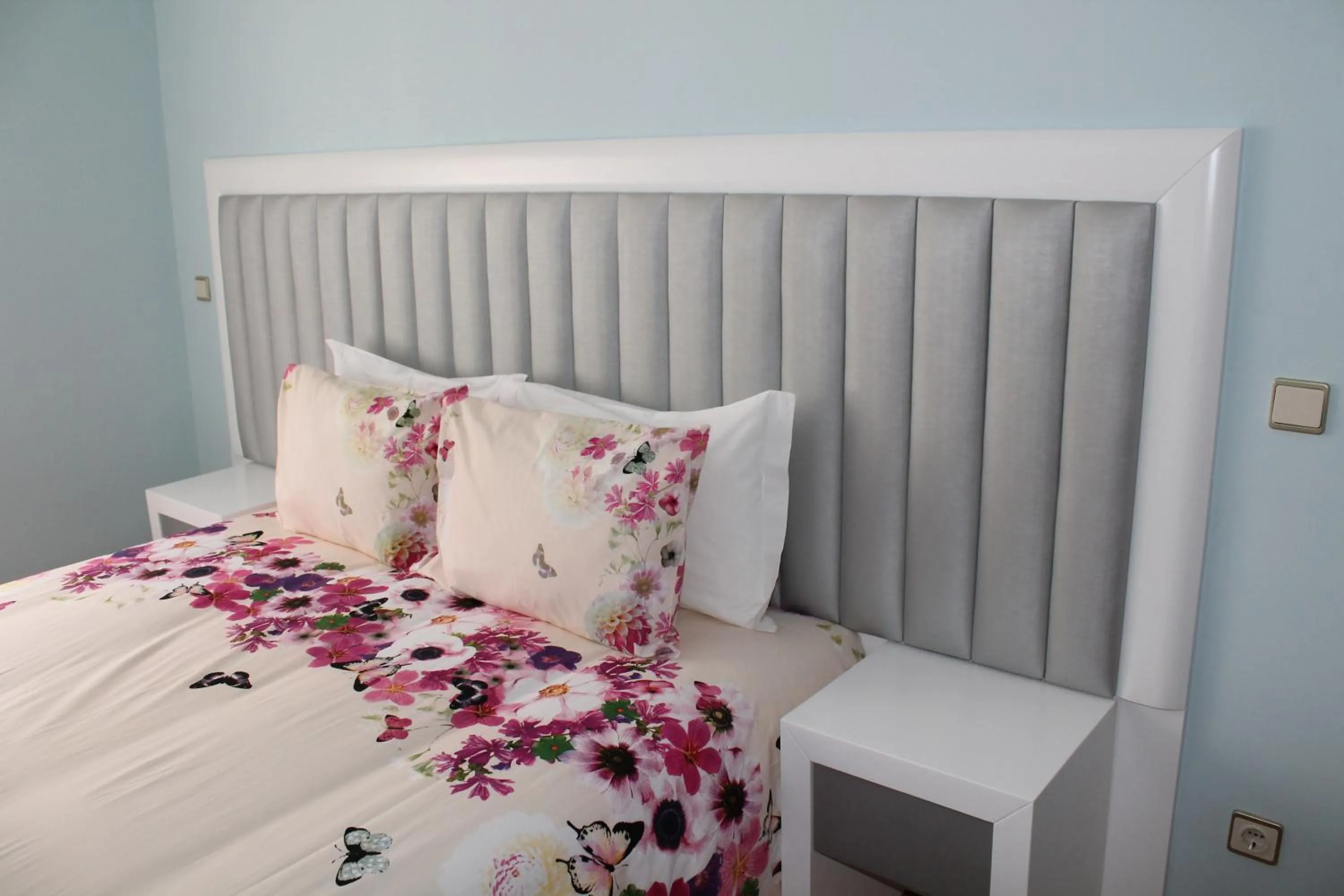 Bedroom, Bed in Grande Oceano Guest House