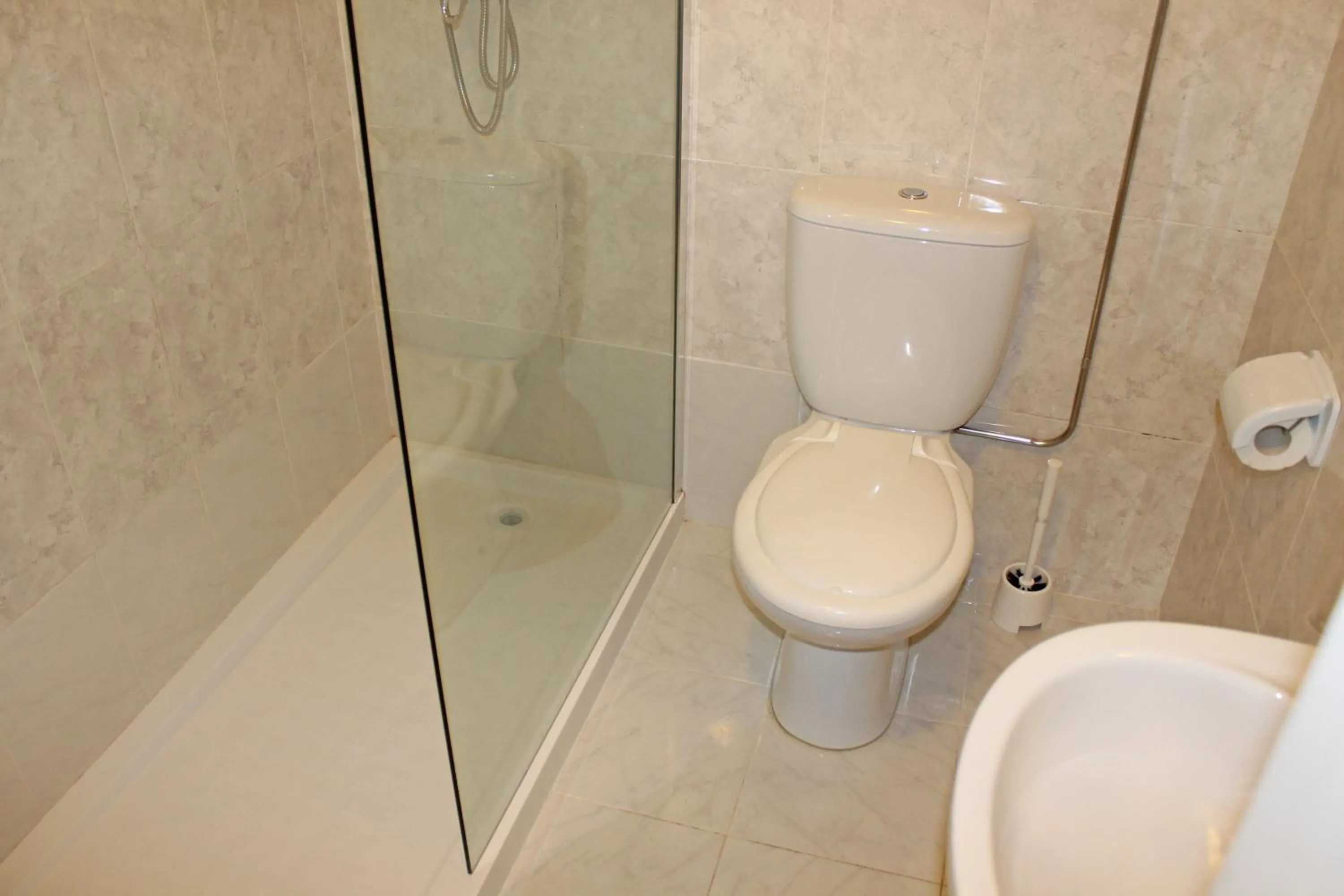 Bathroom in Grande Oceano Guest House