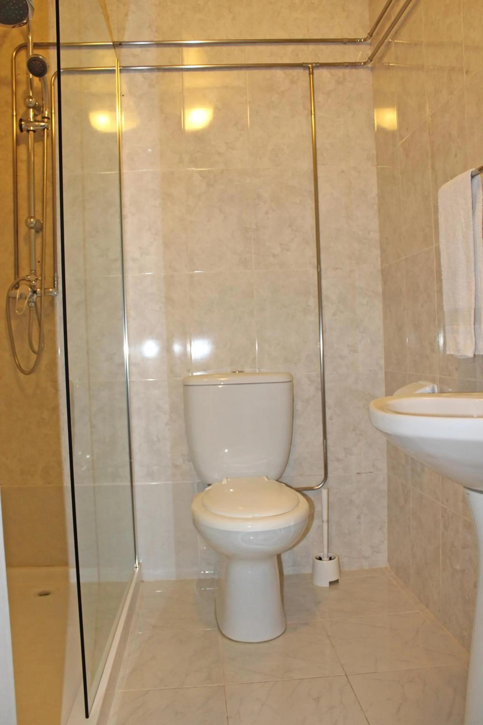 Bathroom in Grande Oceano Guest House