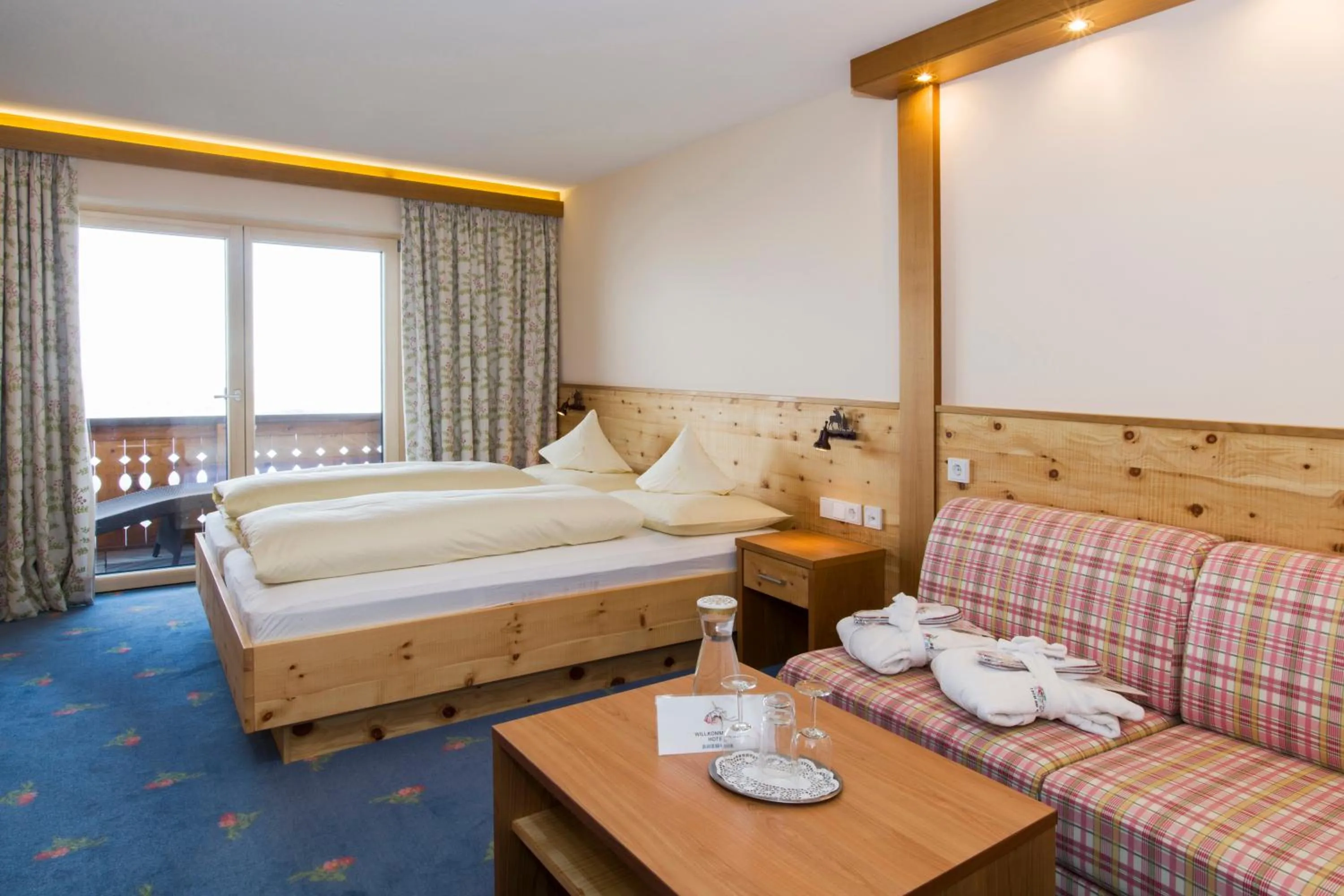 Photo of the whole room, Bed in Hotel Anemone