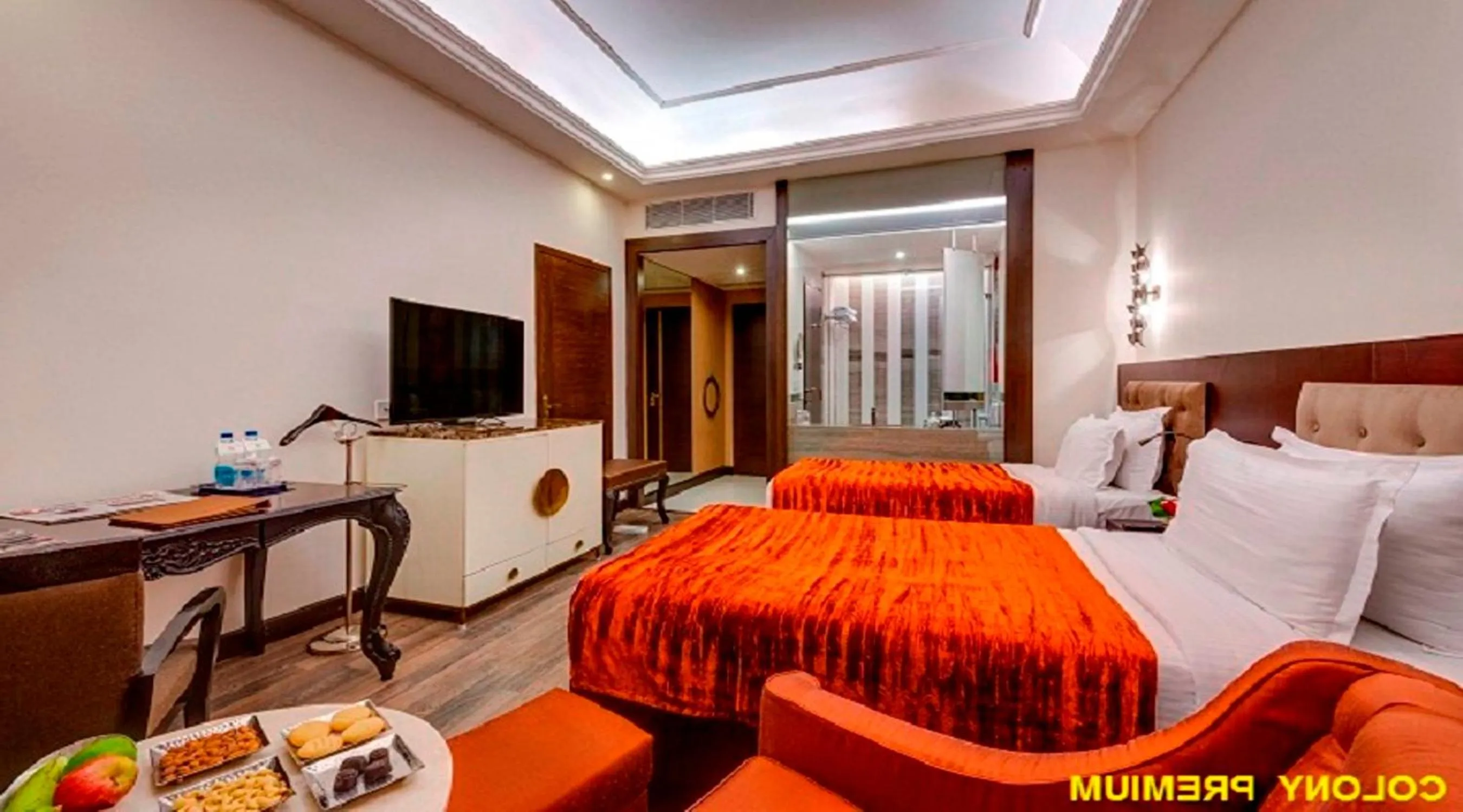 Photo of the whole room, Bed in Hotel Hindusthan International, Kolkata