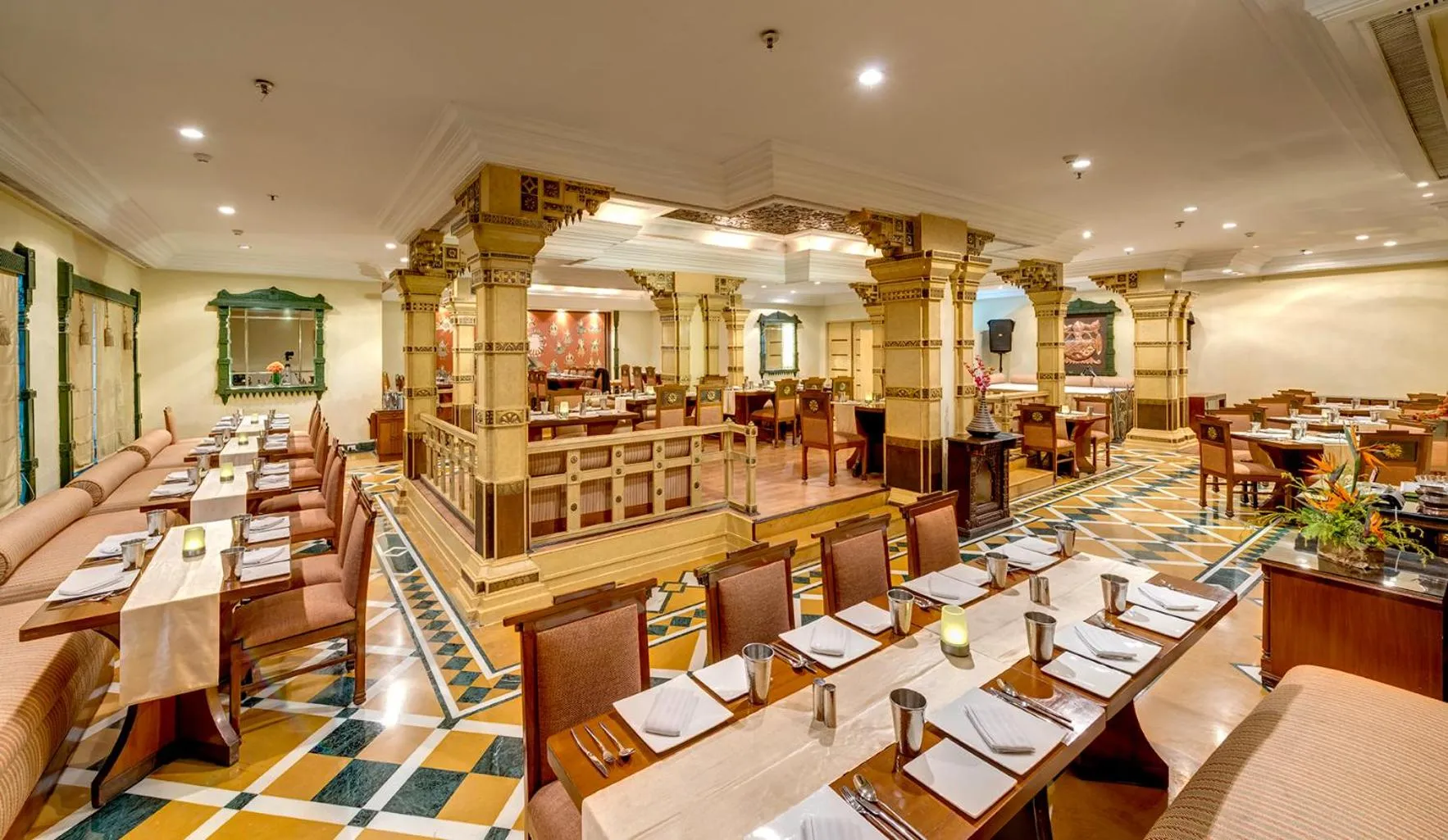 Restaurant/places to eat in Hotel Hindusthan International, Kolkata