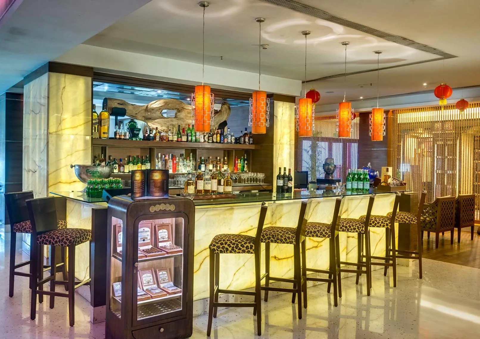Lounge or bar in Hotel Hindusthan International, Kolkata