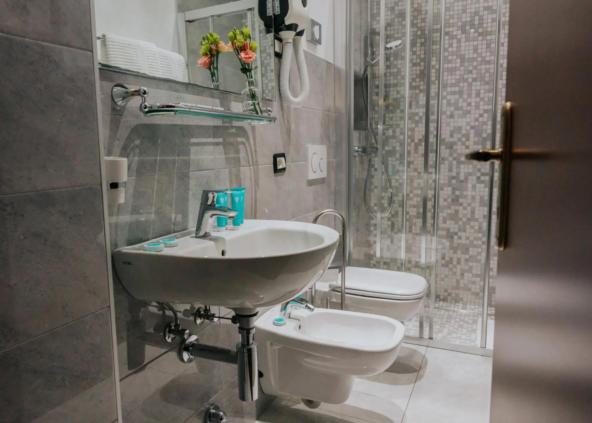 Bathroom in Hotel Flora