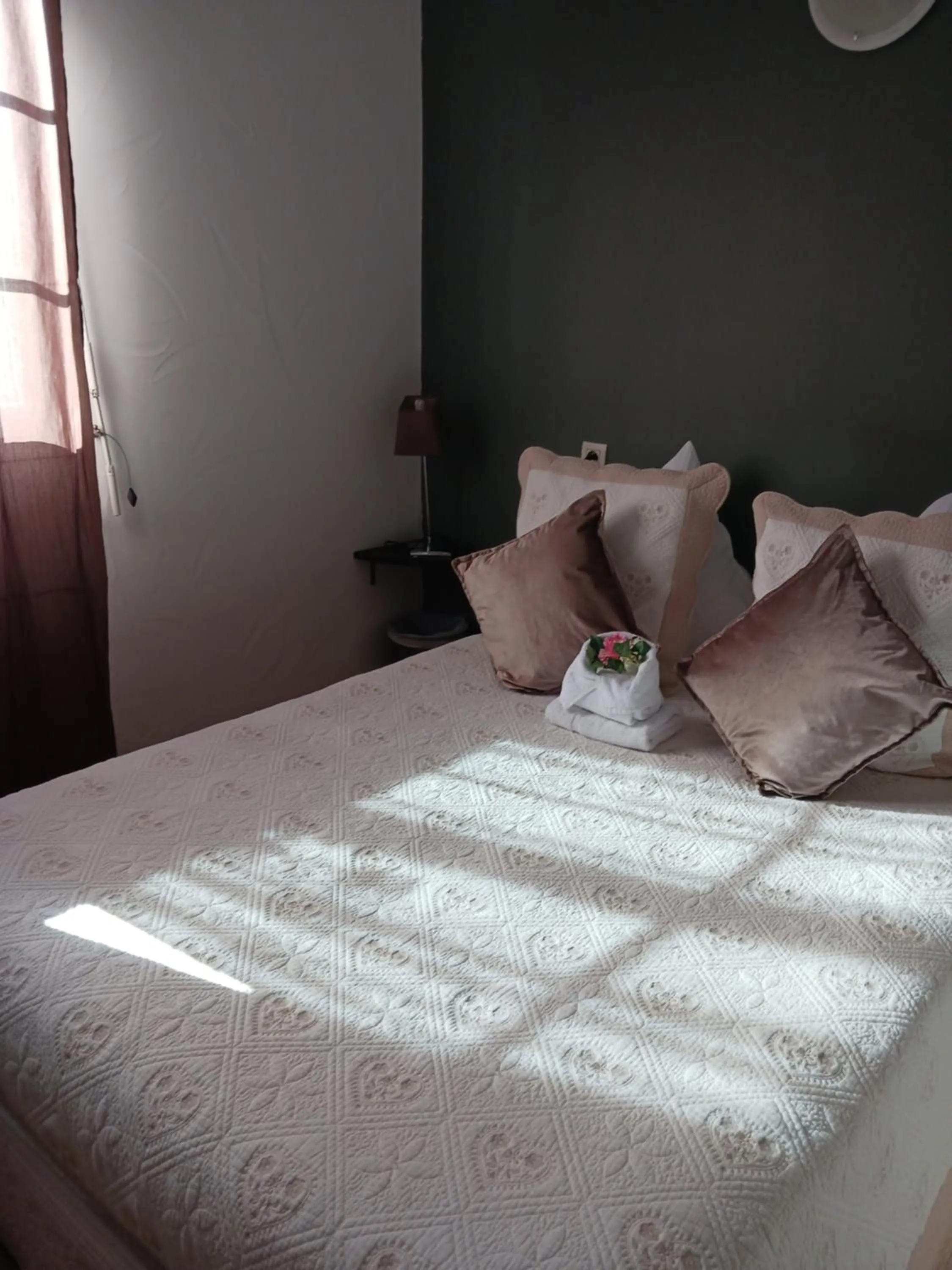 Bedroom, Bed in Hotel Du Lac