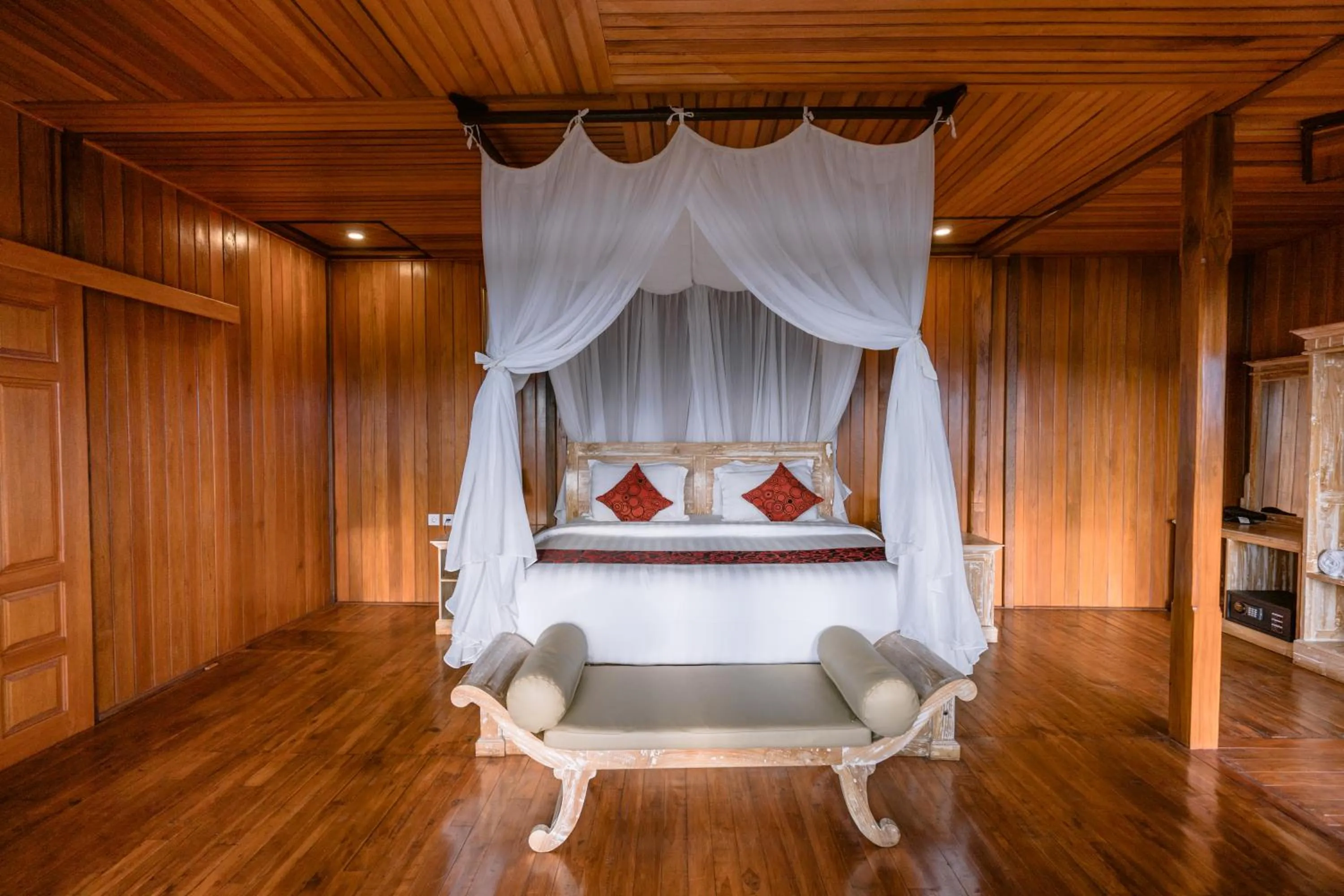 Bed in Munduk Menir Villas
