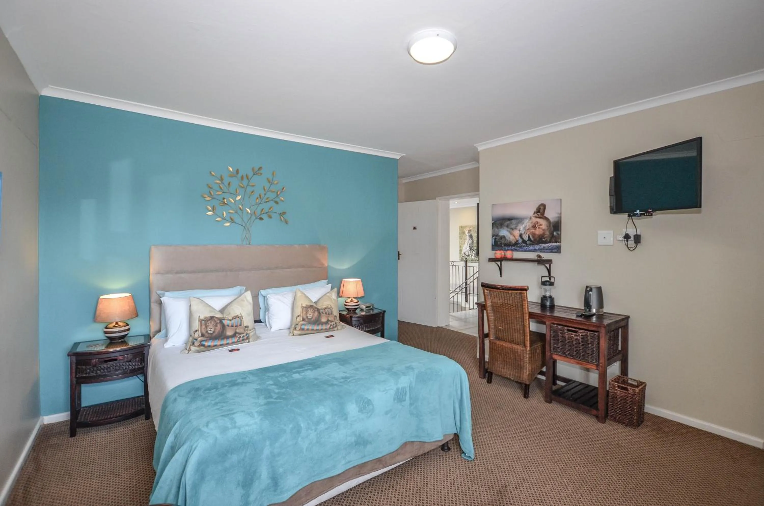 Photo of the whole room, Bed in Atlantic Breeze