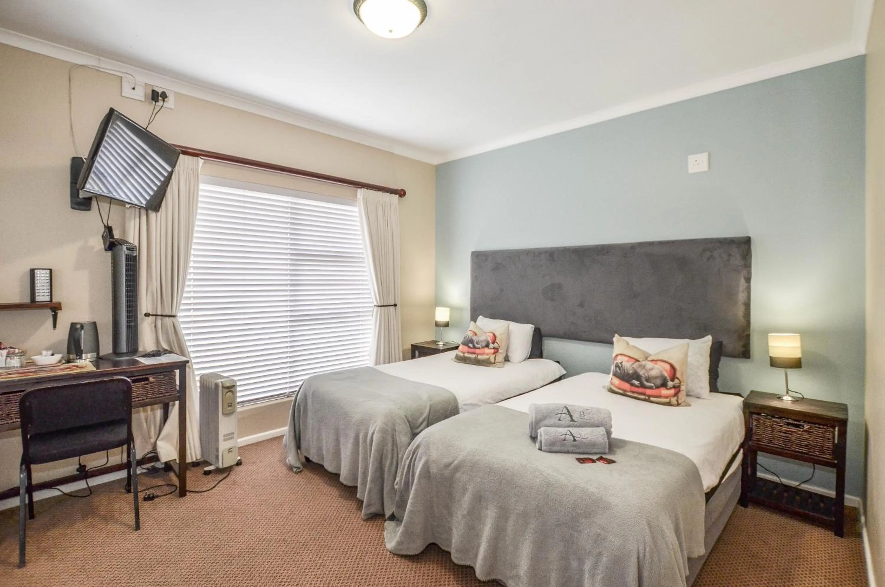 Bedroom, Bed in Atlantic Breeze