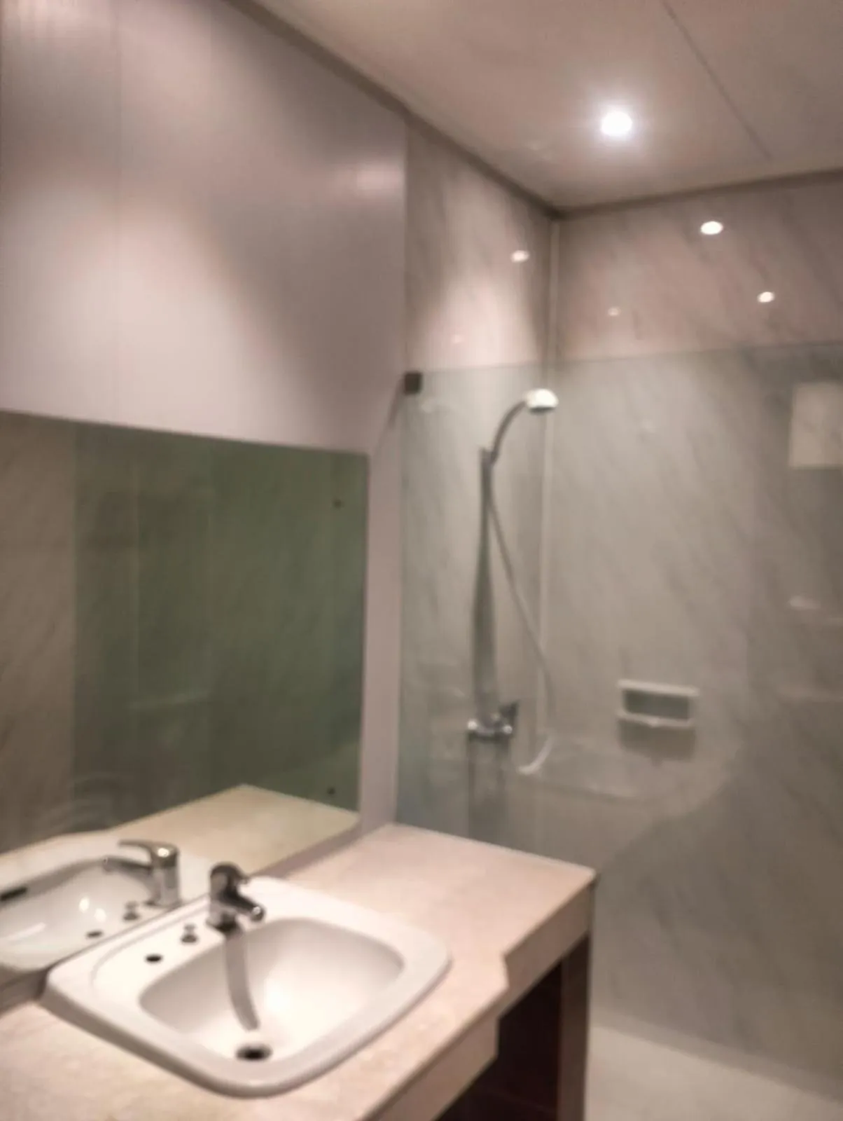 Shower in Mutiara Hotel and Convention