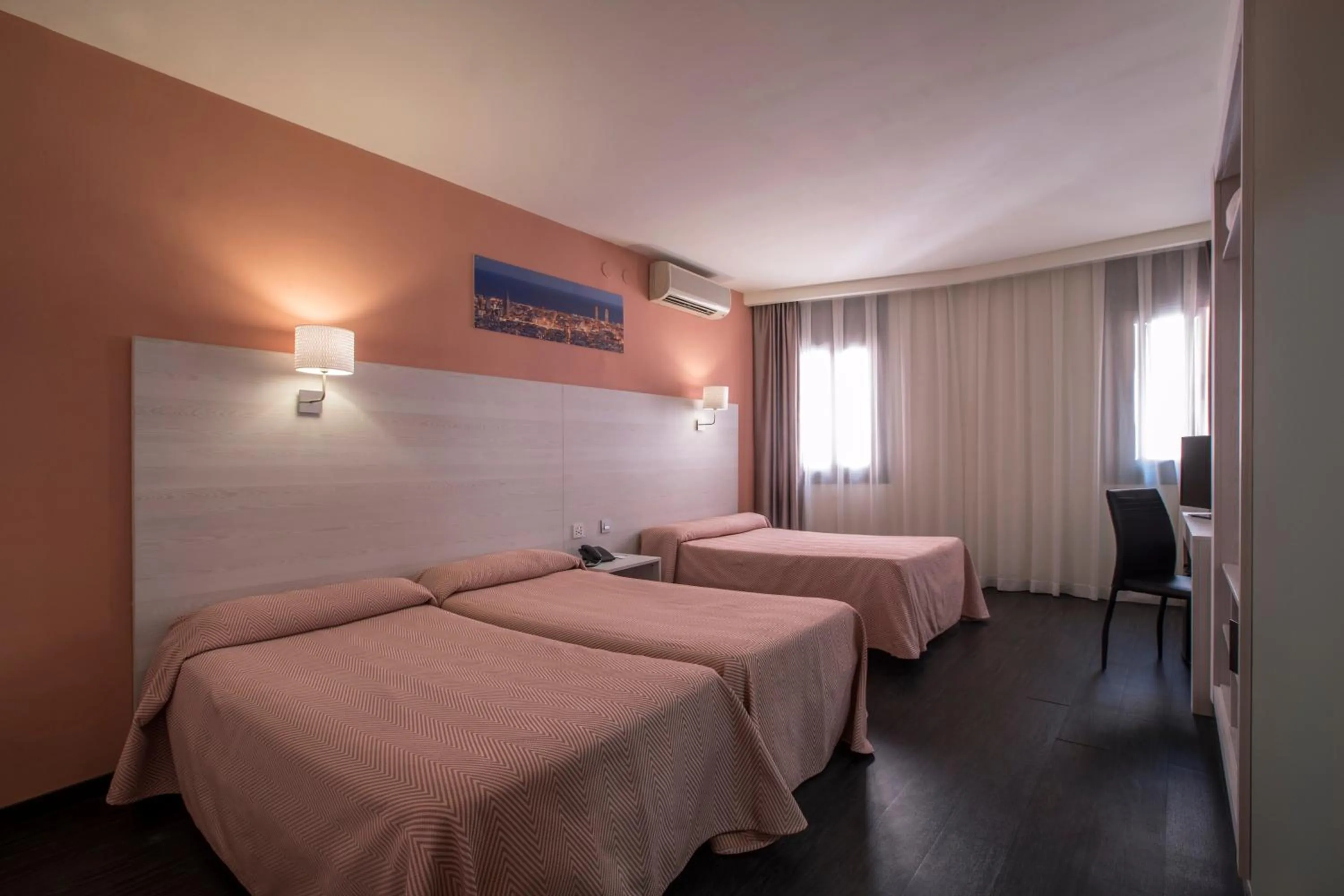 Photo of the whole room, Bed in Cuatro Naciones