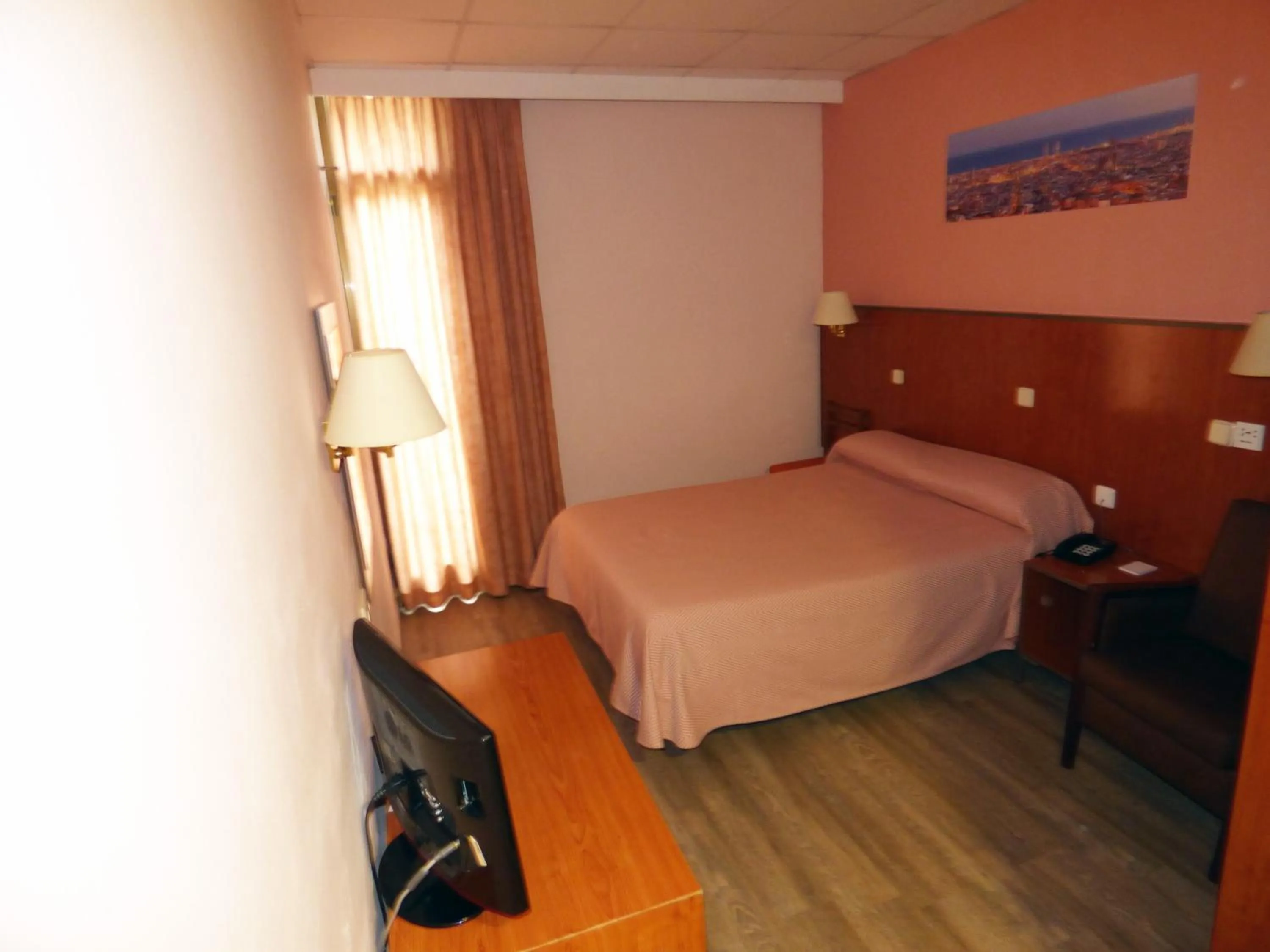 Photo of the whole room, Bed in Cuatro Naciones