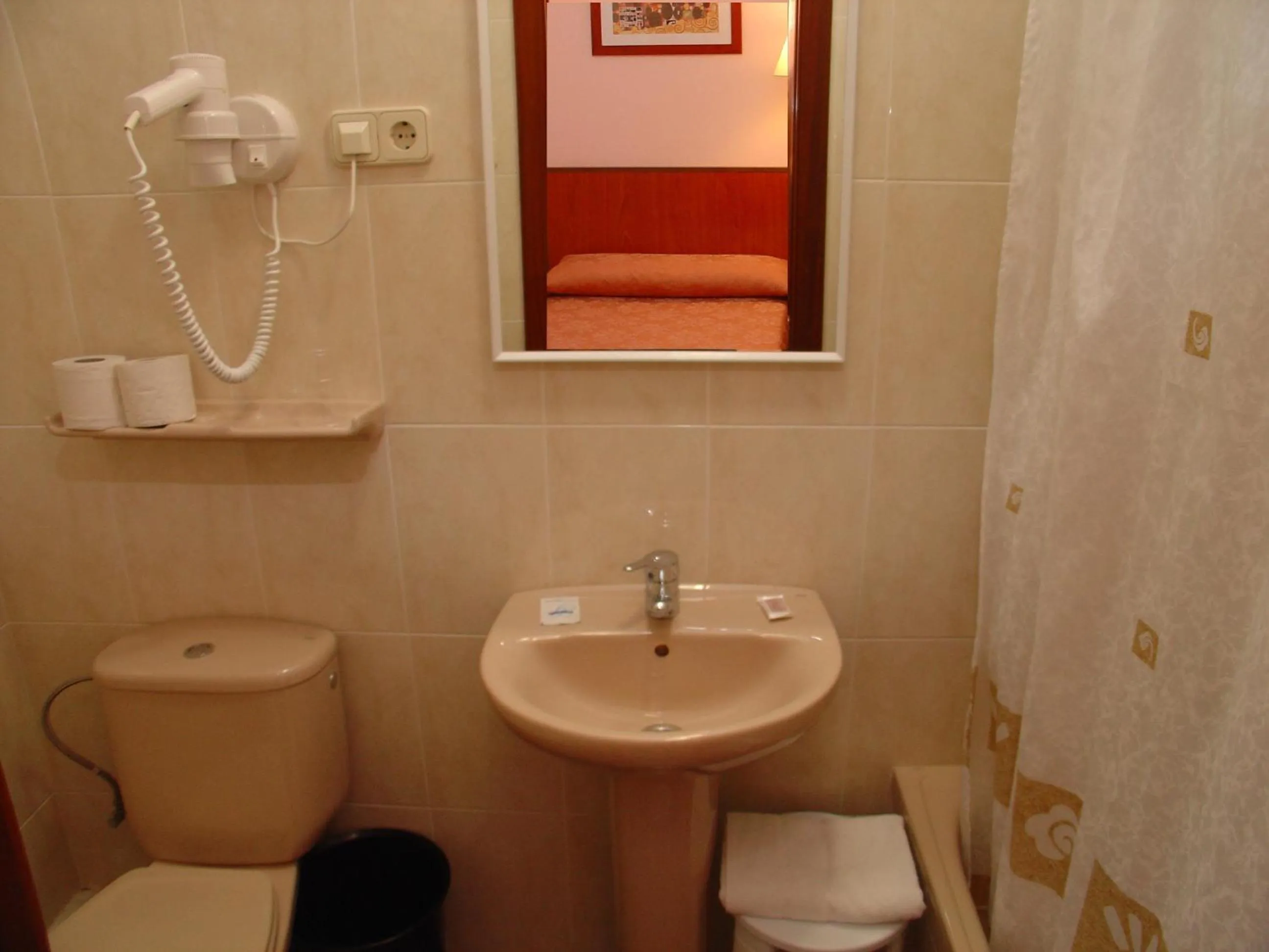 Bathroom in Cuatro Naciones