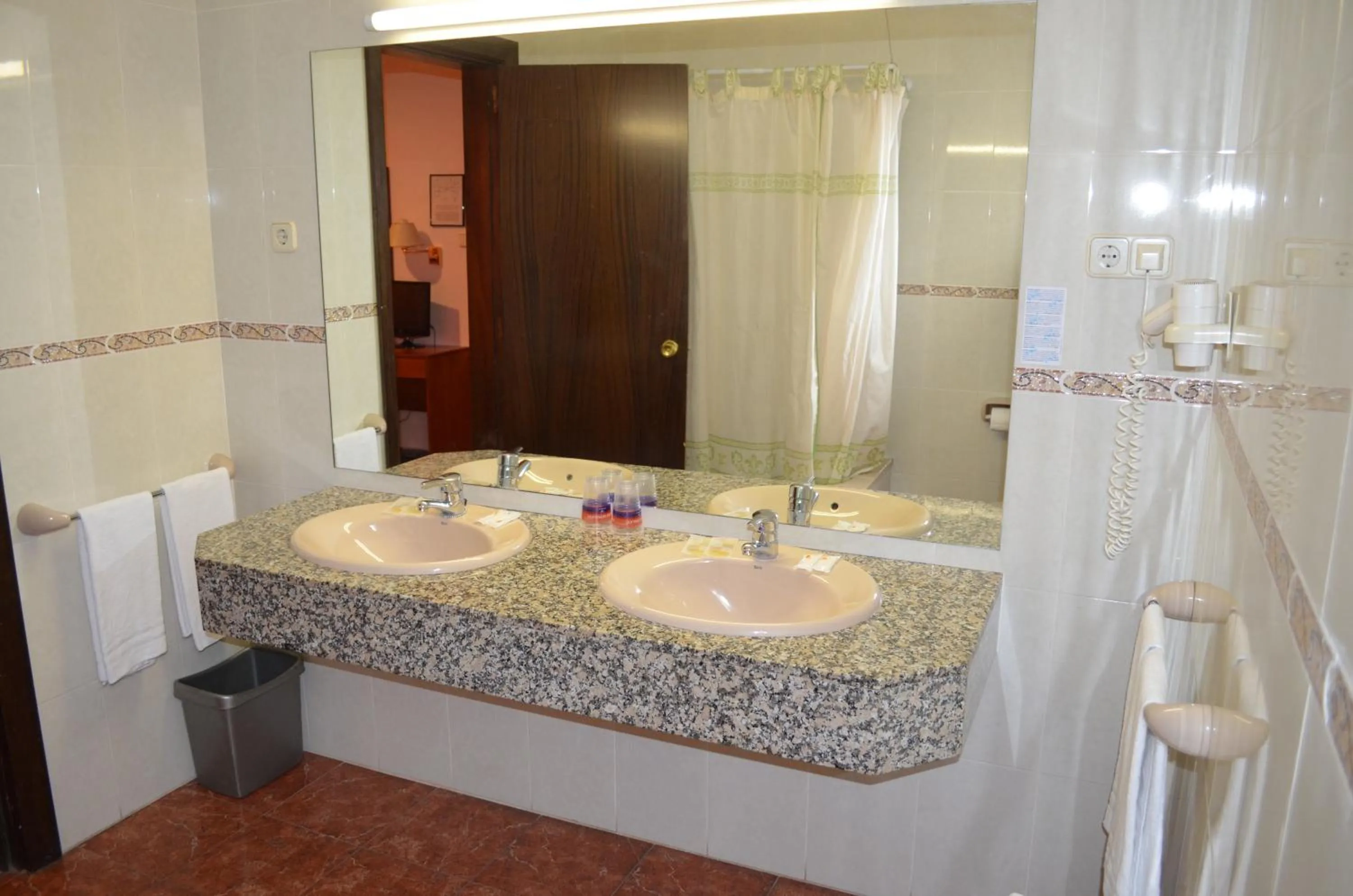 Bathroom in Cuatro Naciones