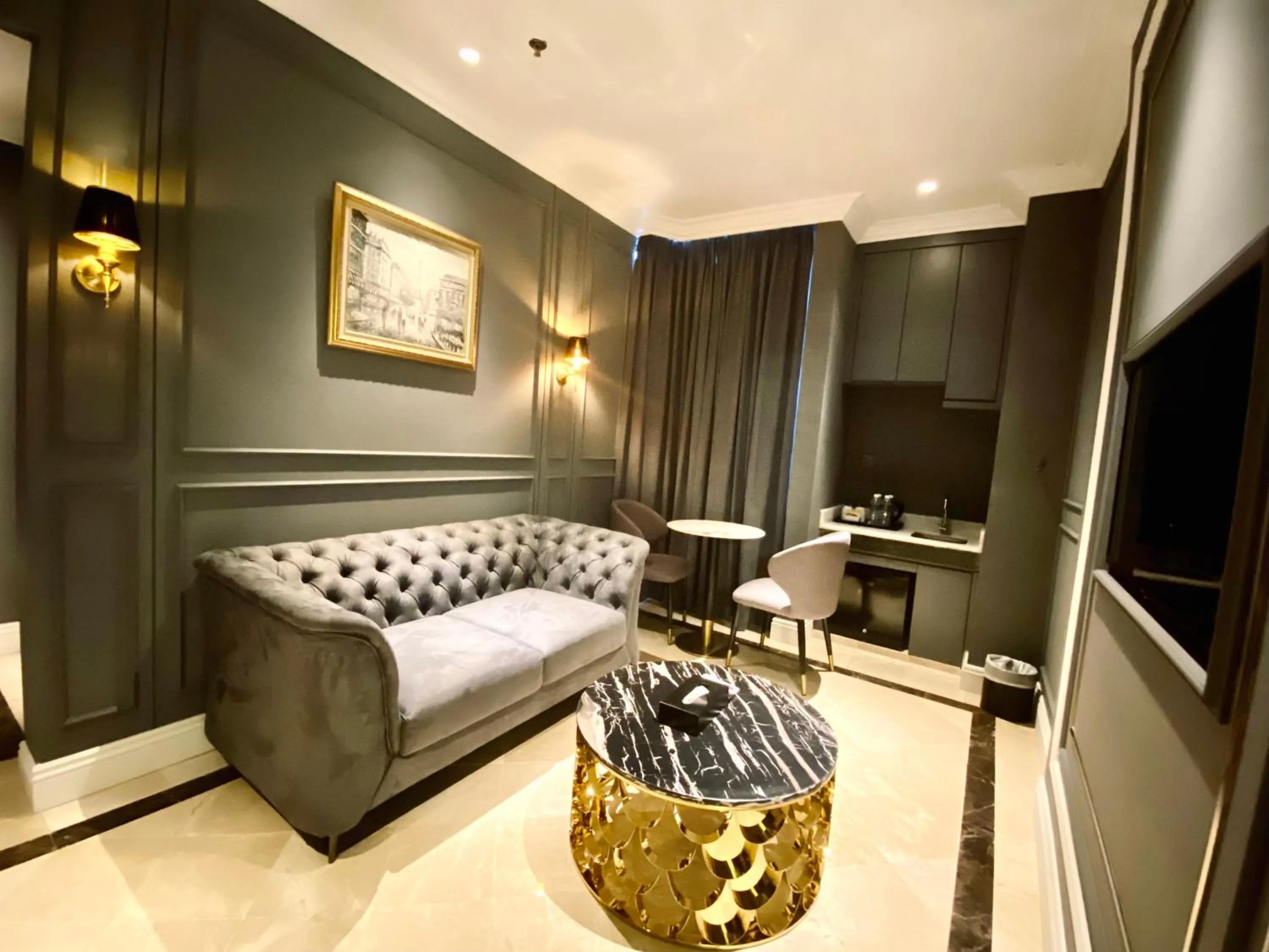 Living room in Grand Eska Hotel & Suites Batam
