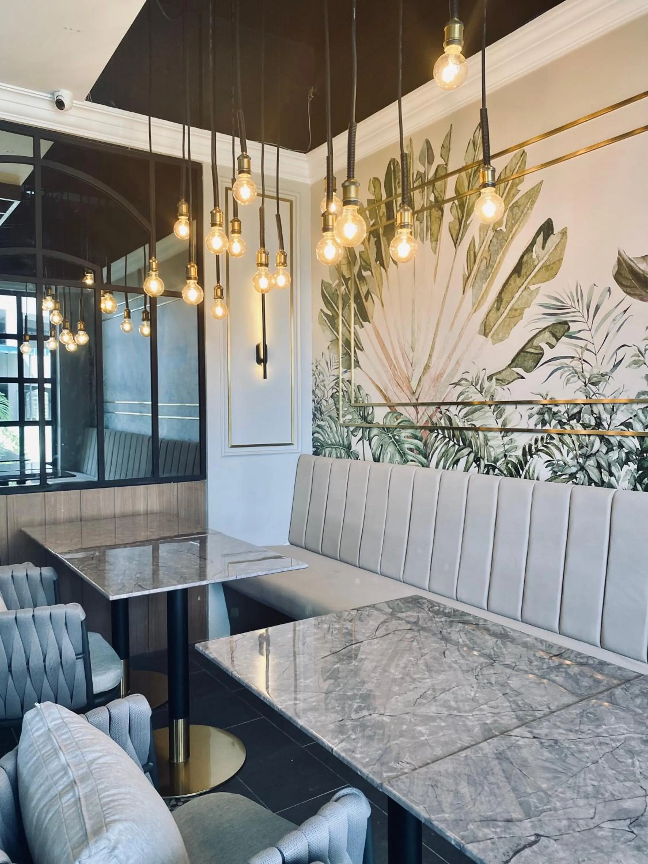 Restaurant/places to eat in Grand Eska Hotel & Suites Batam