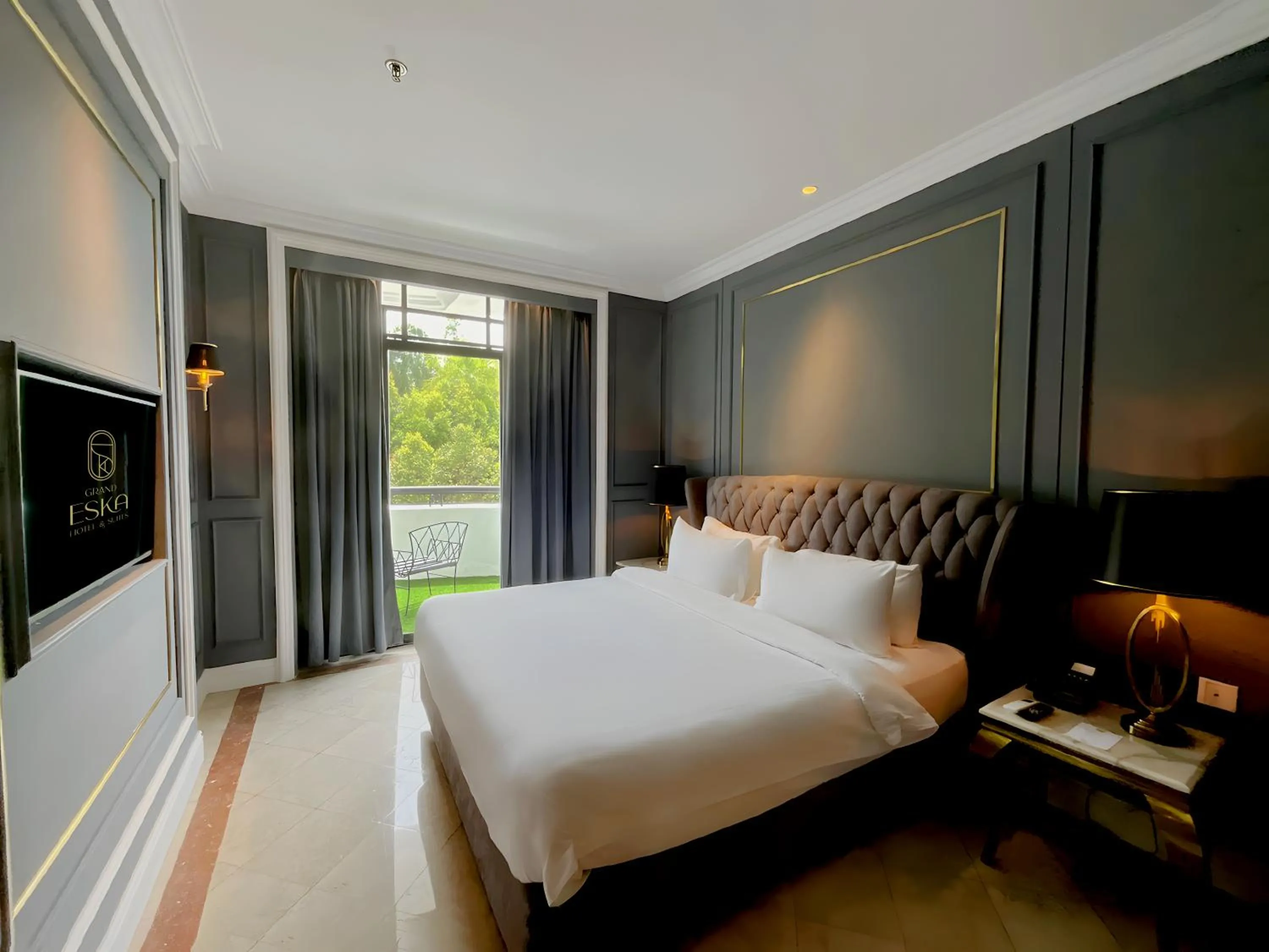 Bedroom, Bed in Grand Eska Hotel & Suites Batam