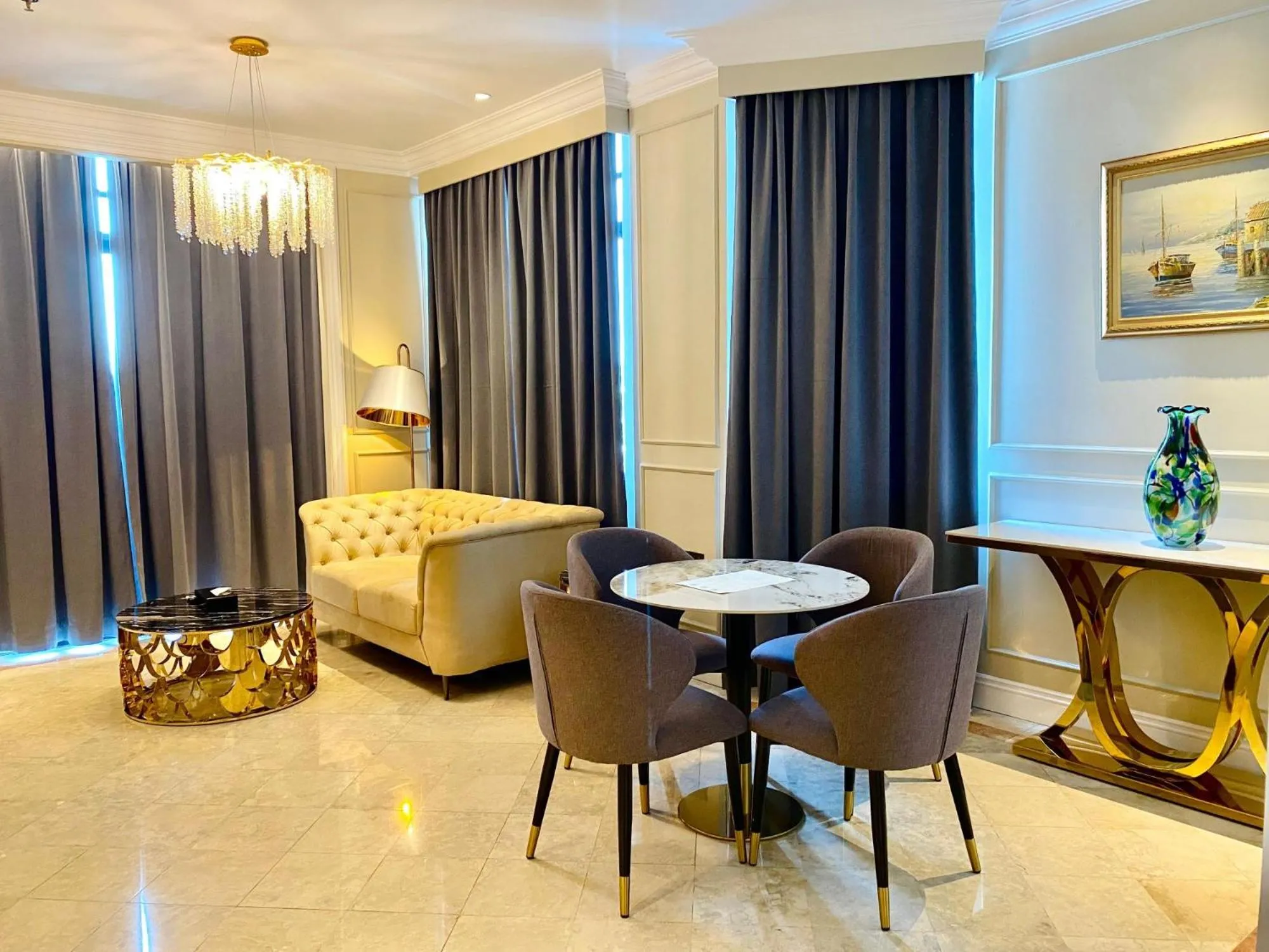 Bed in Grand Eska Hotel & Suites Batam