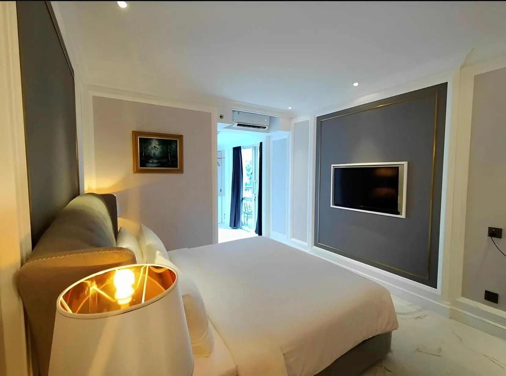 Bed in Grand Eska Hotel & Suites Batam