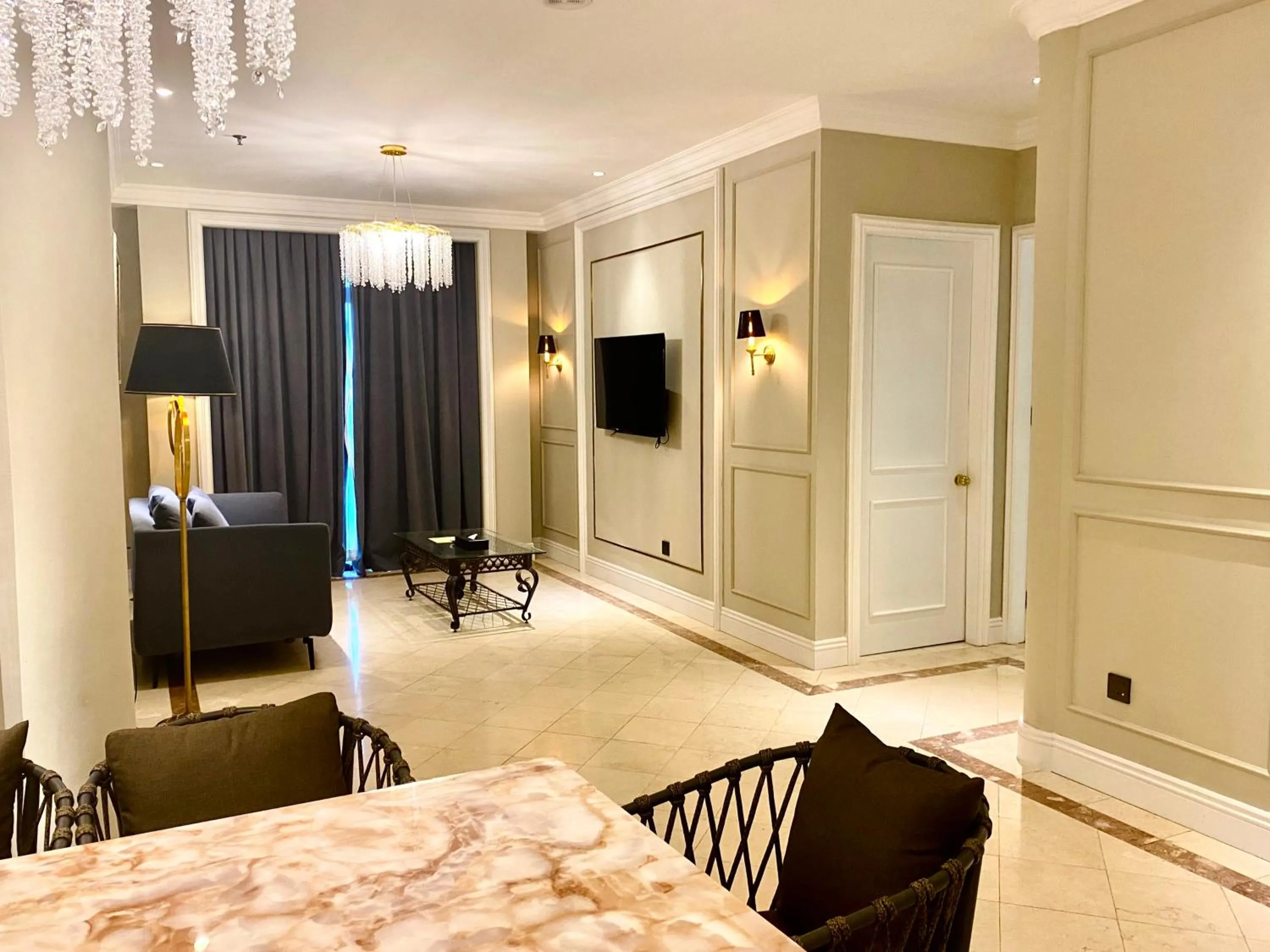 Seating area in Grand Eska Hotel & Suites Batam