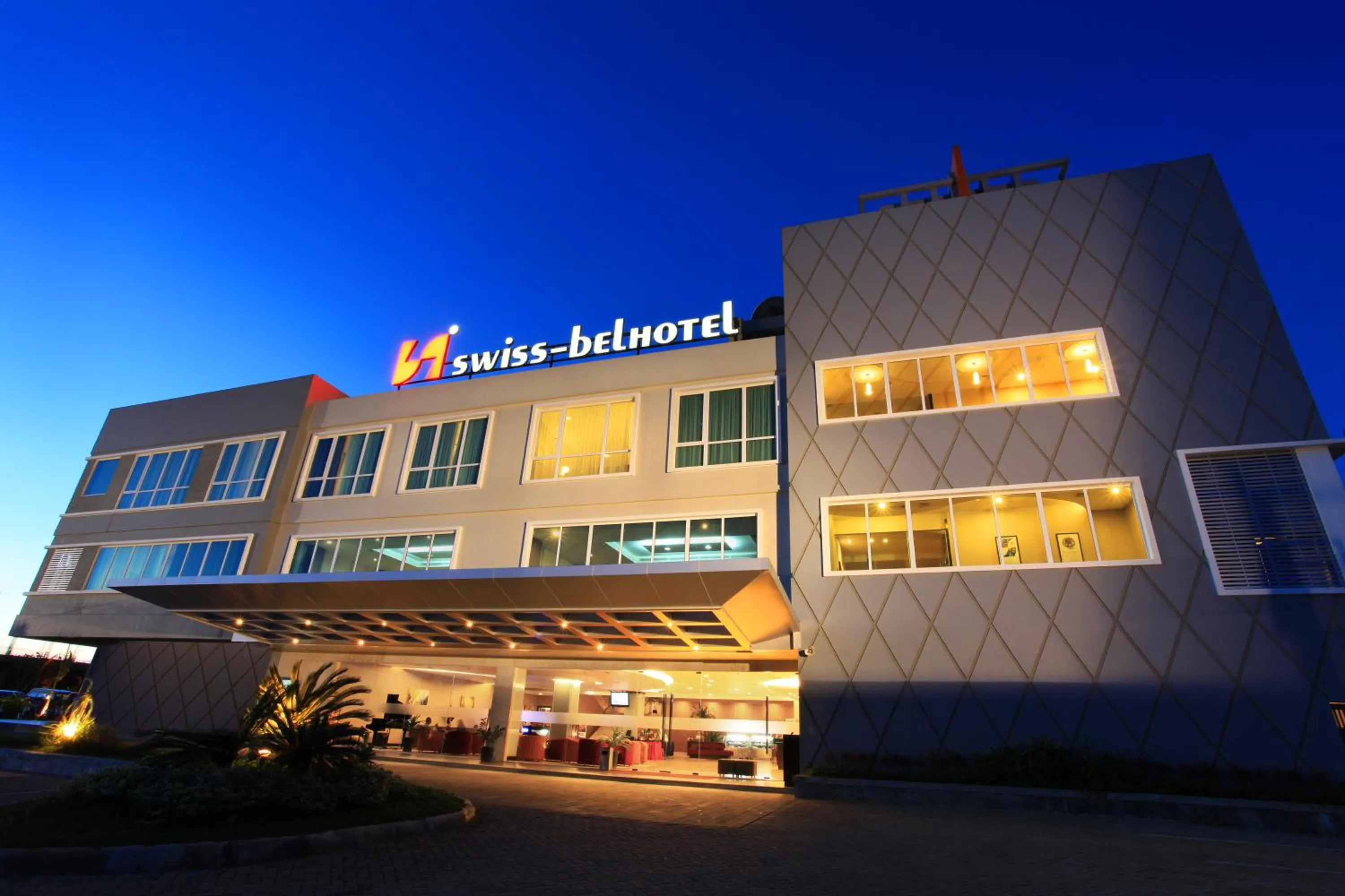 Facade/entrance in Swiss-Belhotel Kendari