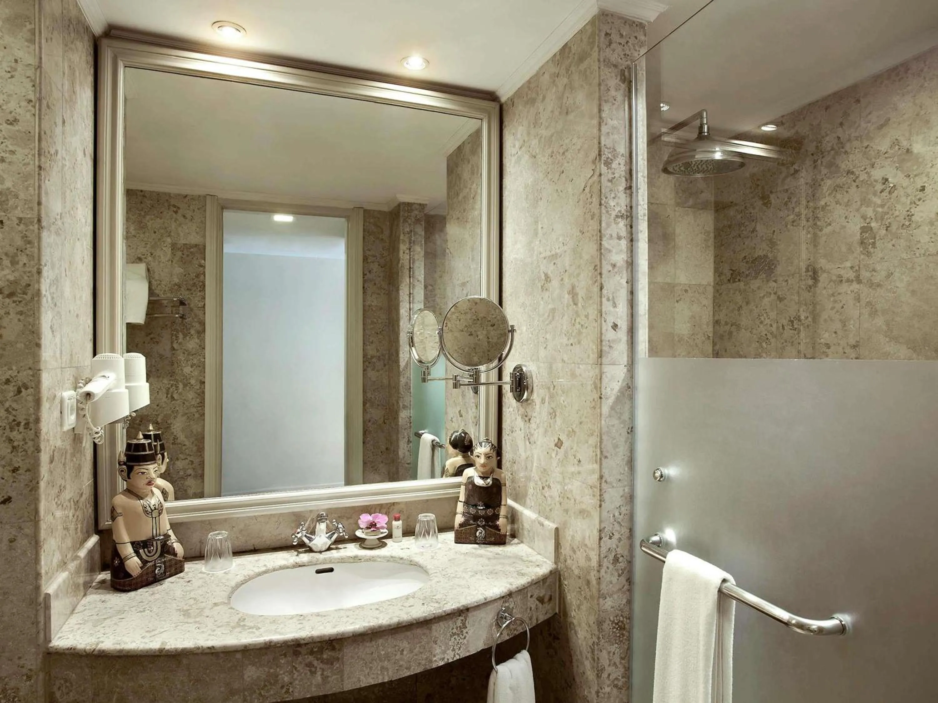 Bedroom in The Phoenix Hotel Yogyakarta - Handwritten Collection