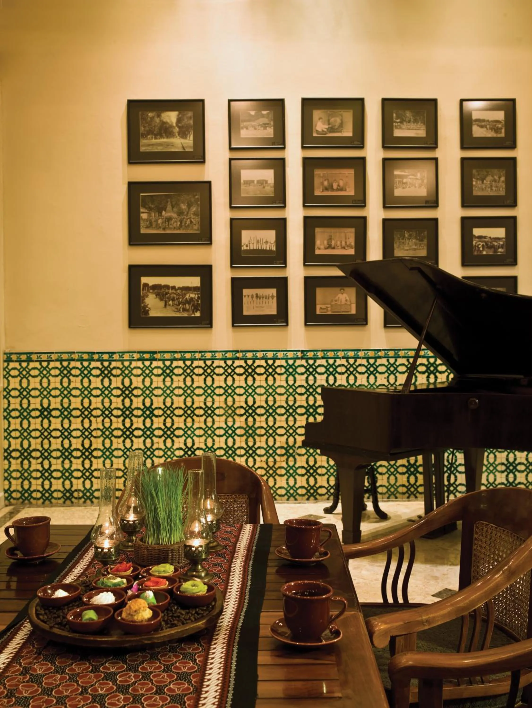 Lounge or bar in The Phoenix Hotel Yogyakarta - Handwritten Collection