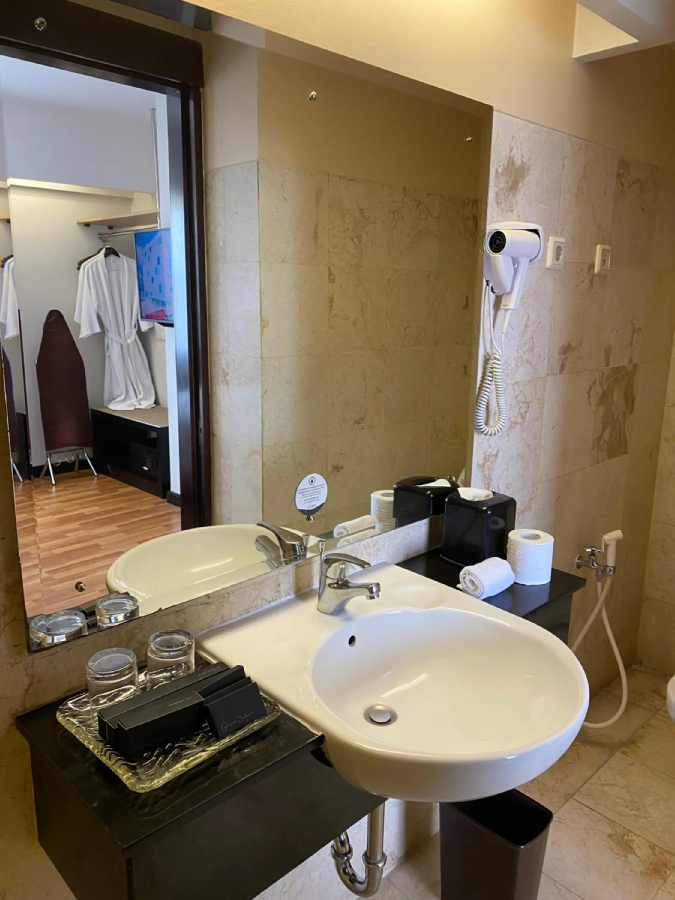 Bathroom in Grand Dafam Braga Bandung